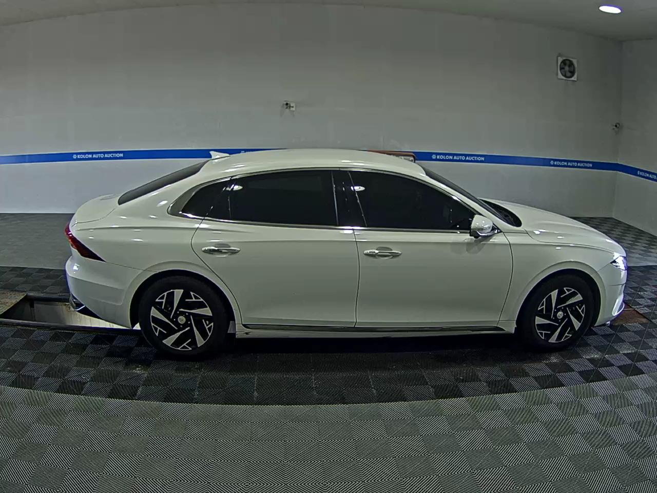 HYUNDAI THE NEW GRANDEUR IG HYBRID 2.4 HEV LE BLANC 2022 - zdjęcie 4
