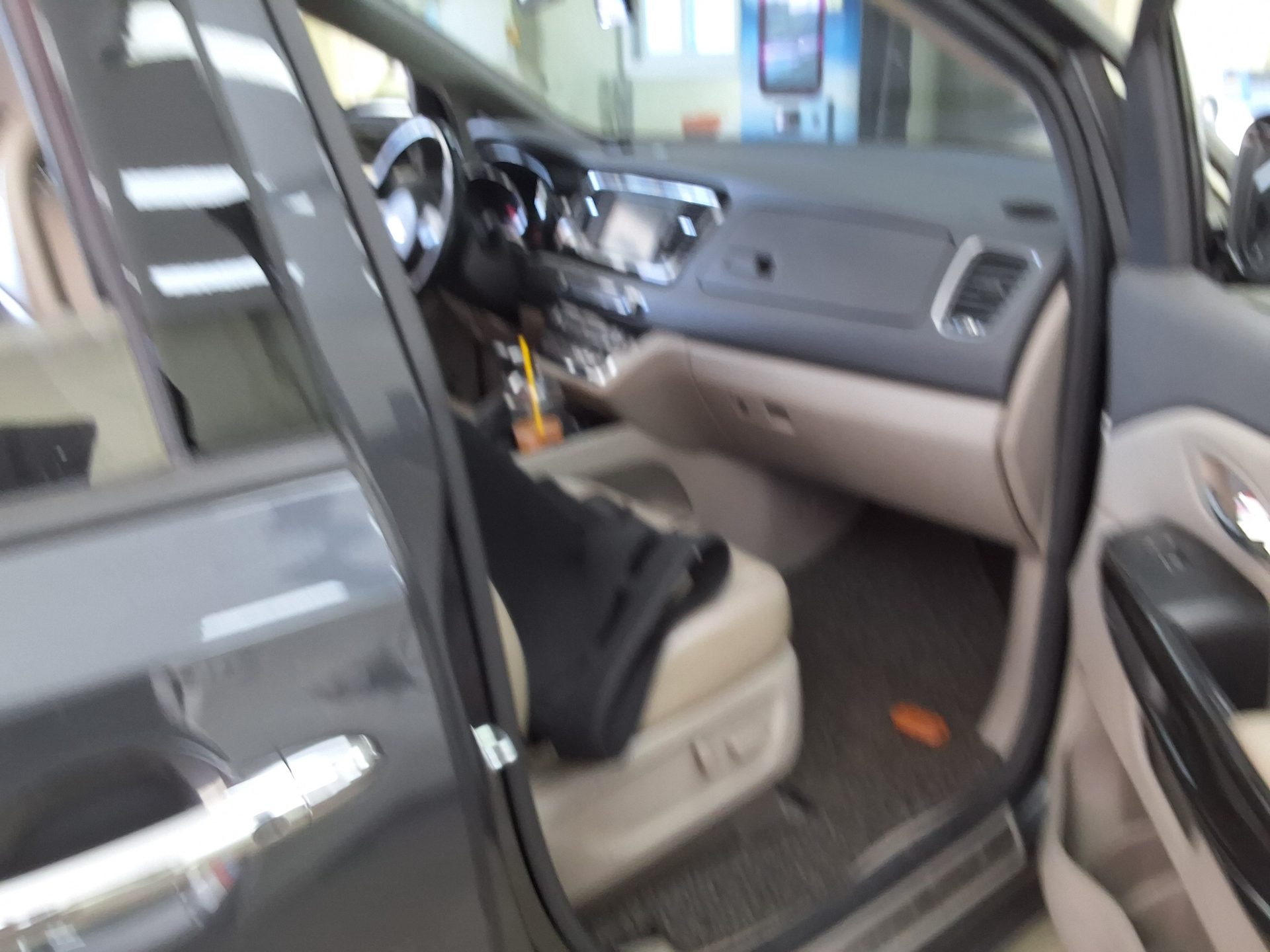 KIA ALL NEW CARNIVAL 7-SEATER LIMOUSINE DIESEL PRESIDENT 2017 - zdjęcie 15