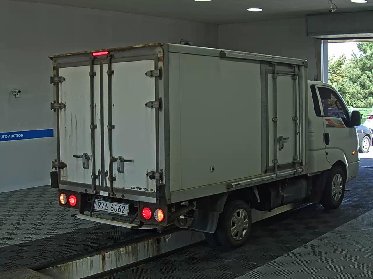 KIA BONGO III CARGO REFRIGERATED BOX TRUCK 2018 - zdjęcie 5