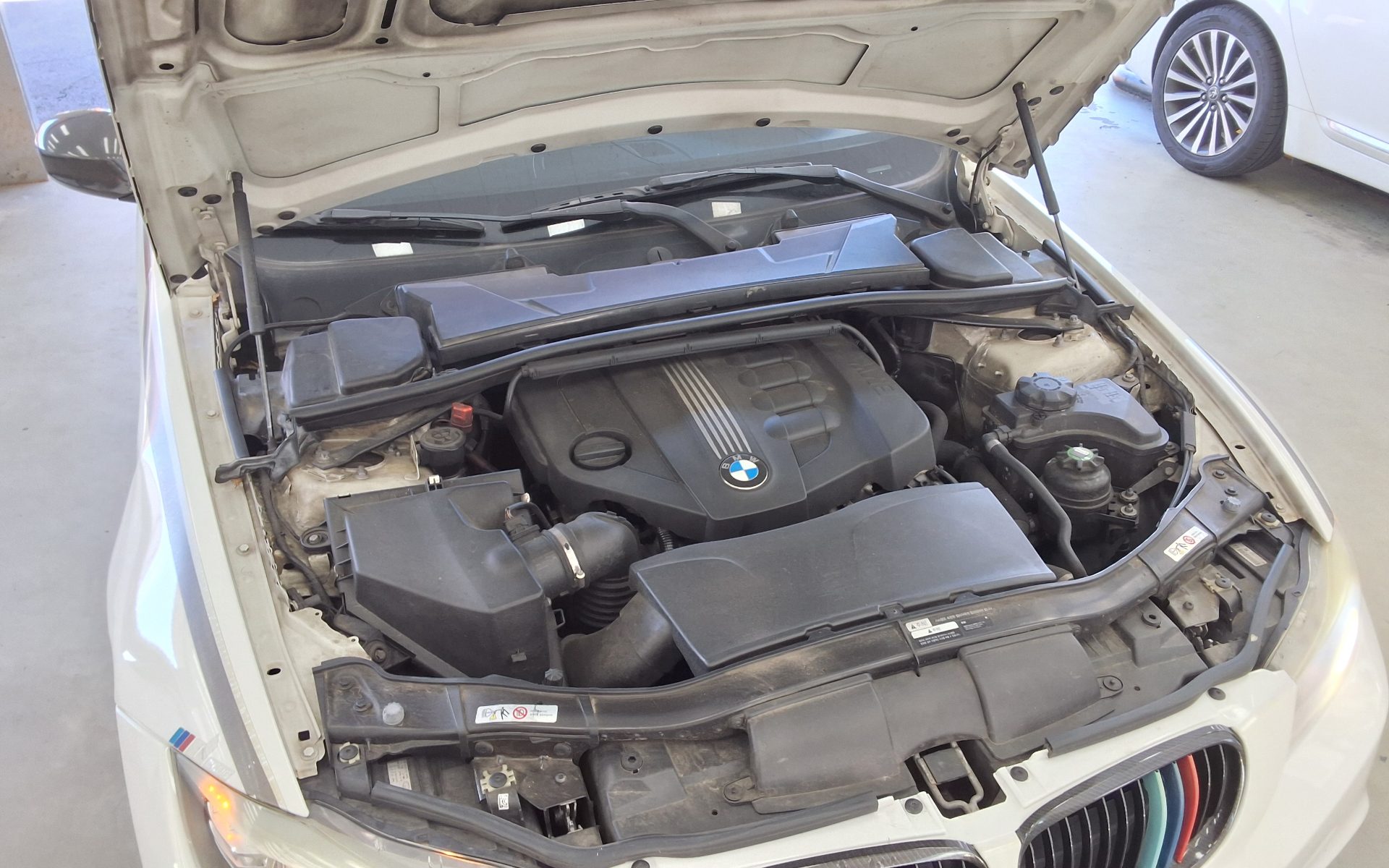 BMW 3 SERIES (5TH GEN) 320d M SPORT 2011 - zdjęcie 22