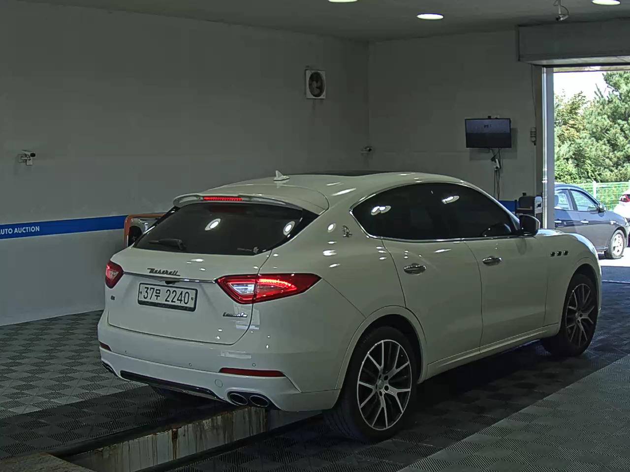 MASERATI LEVANTE 3.0 DIESEL 2017 - zdjęcie 5