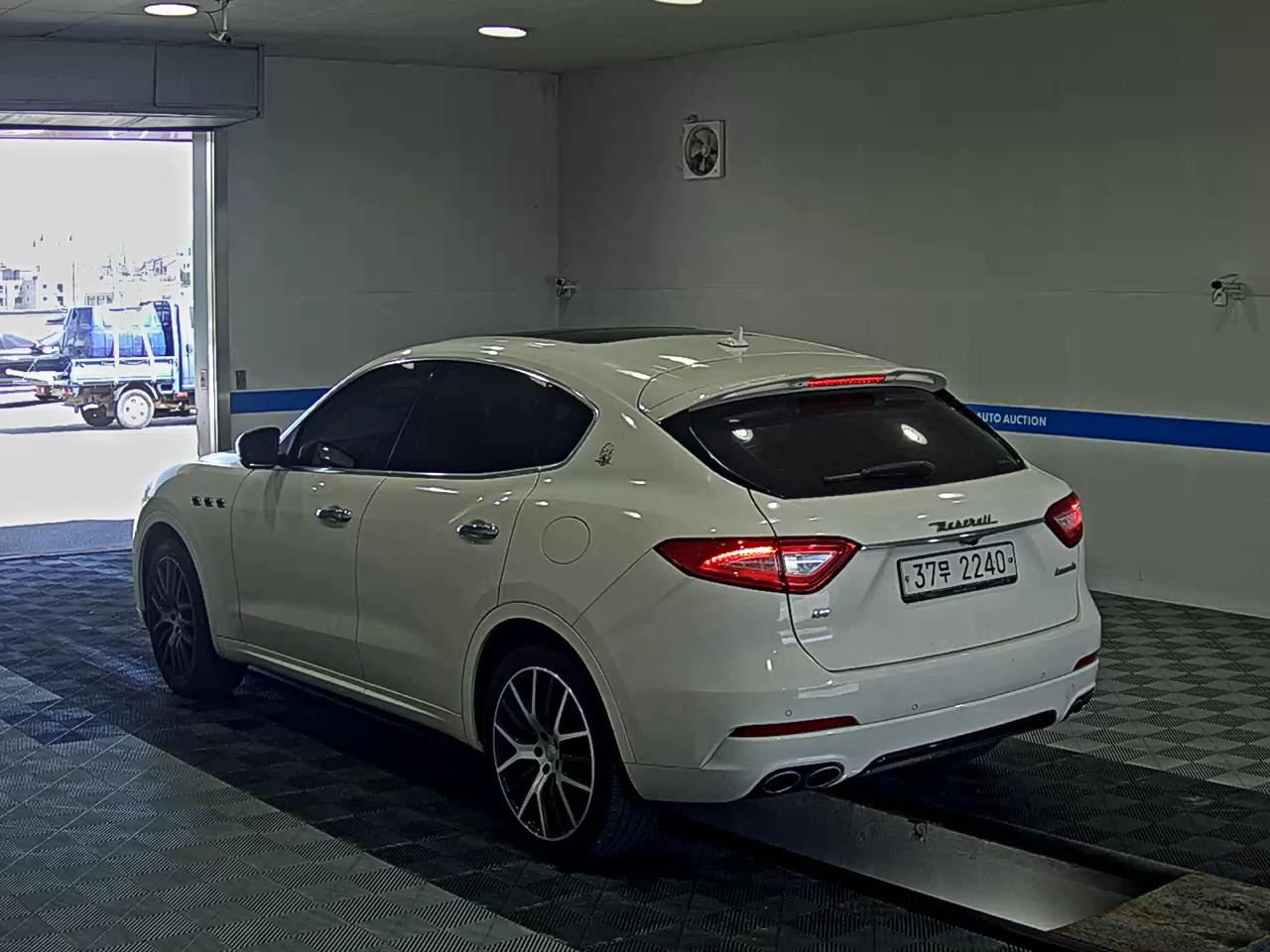 MASERATI LEVANTE 3.0 DIESEL 2017 - zdjęcie 6