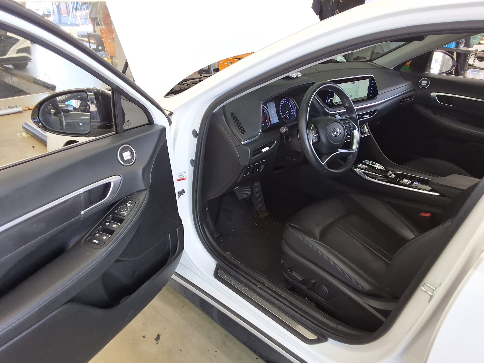 HYUNDAI SONATA (DN8) G2.0 PREMIUM PLUS 2022 - zdjęcie 11