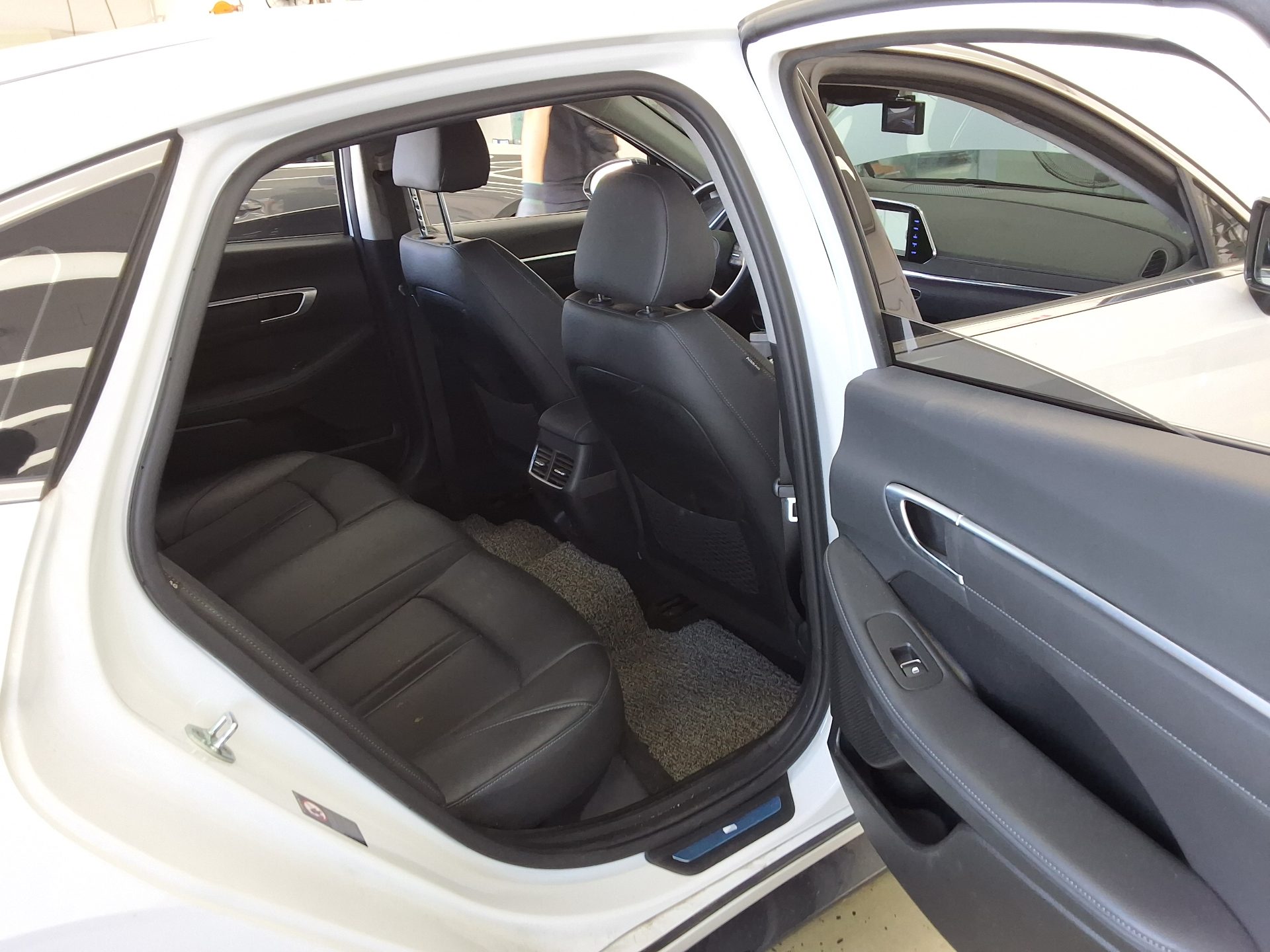 HYUNDAI SONATA (DN8) G2.0 PREMIUM PLUS 2022 - zdjęcie 14