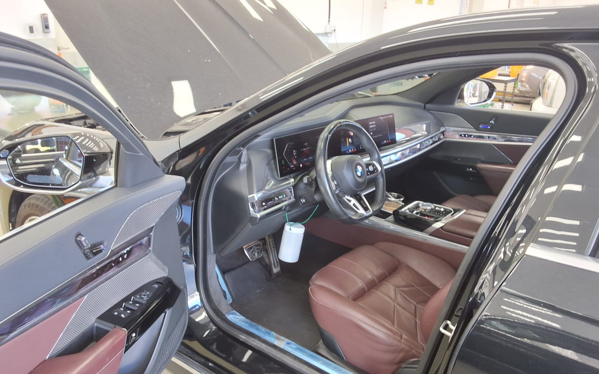 BMW 7 SERIES (7TH GEN) 740i xDRIVE M SPORT 2024 - zdjęcie 10