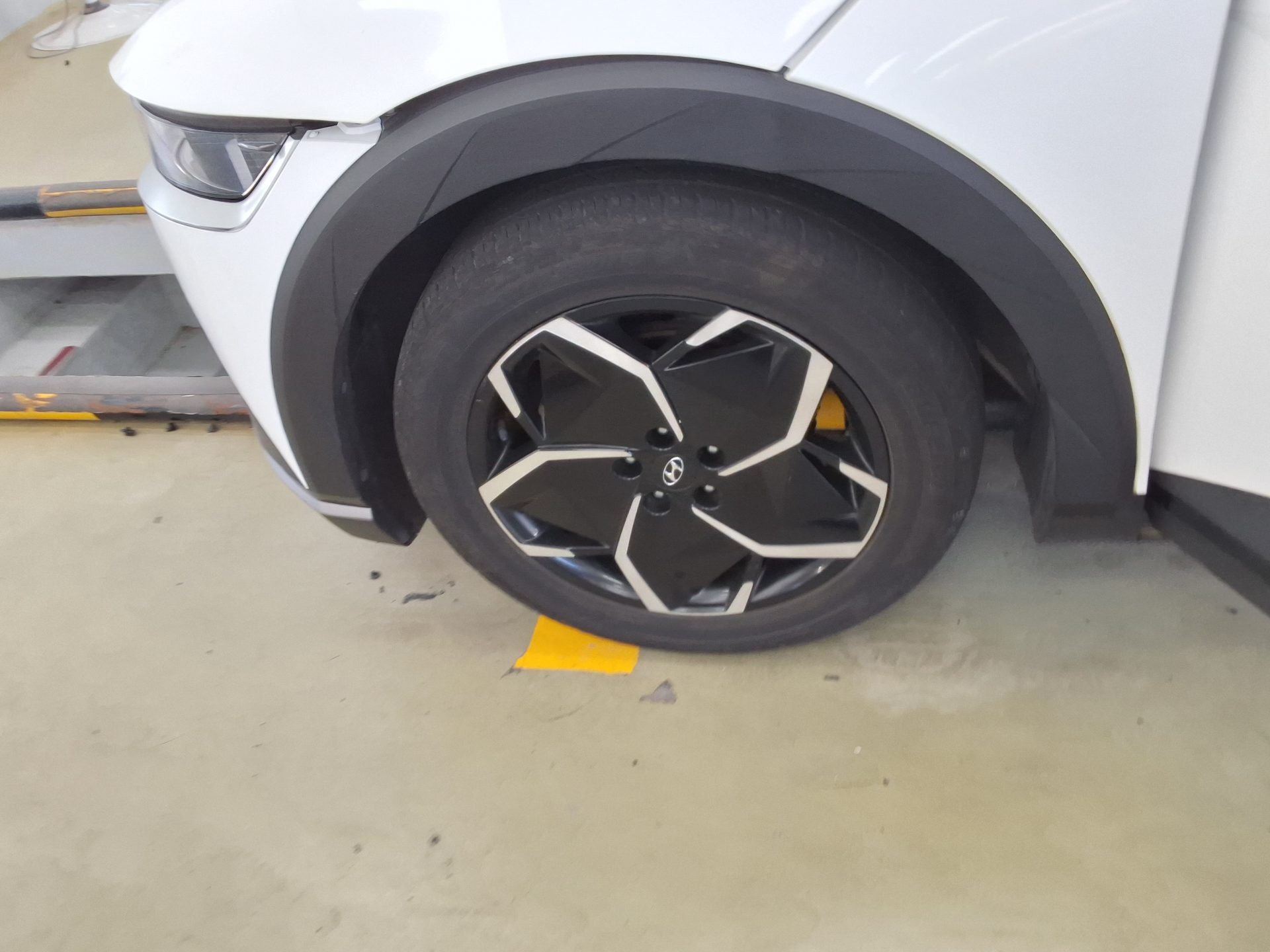 HYUNDAI IONIQ 5 EV 2WD LONG RANGE EXCLUSIVE 2022 - zdjęcie 22