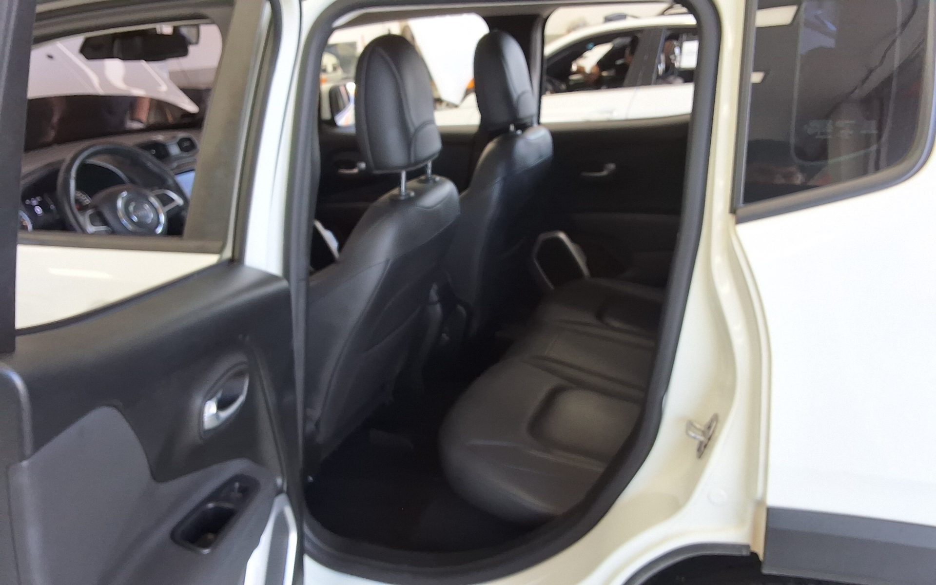JEEP RENEGADE 2.4 GASOLINE LONGITUDE HIGH 2018 - zdjęcie 12