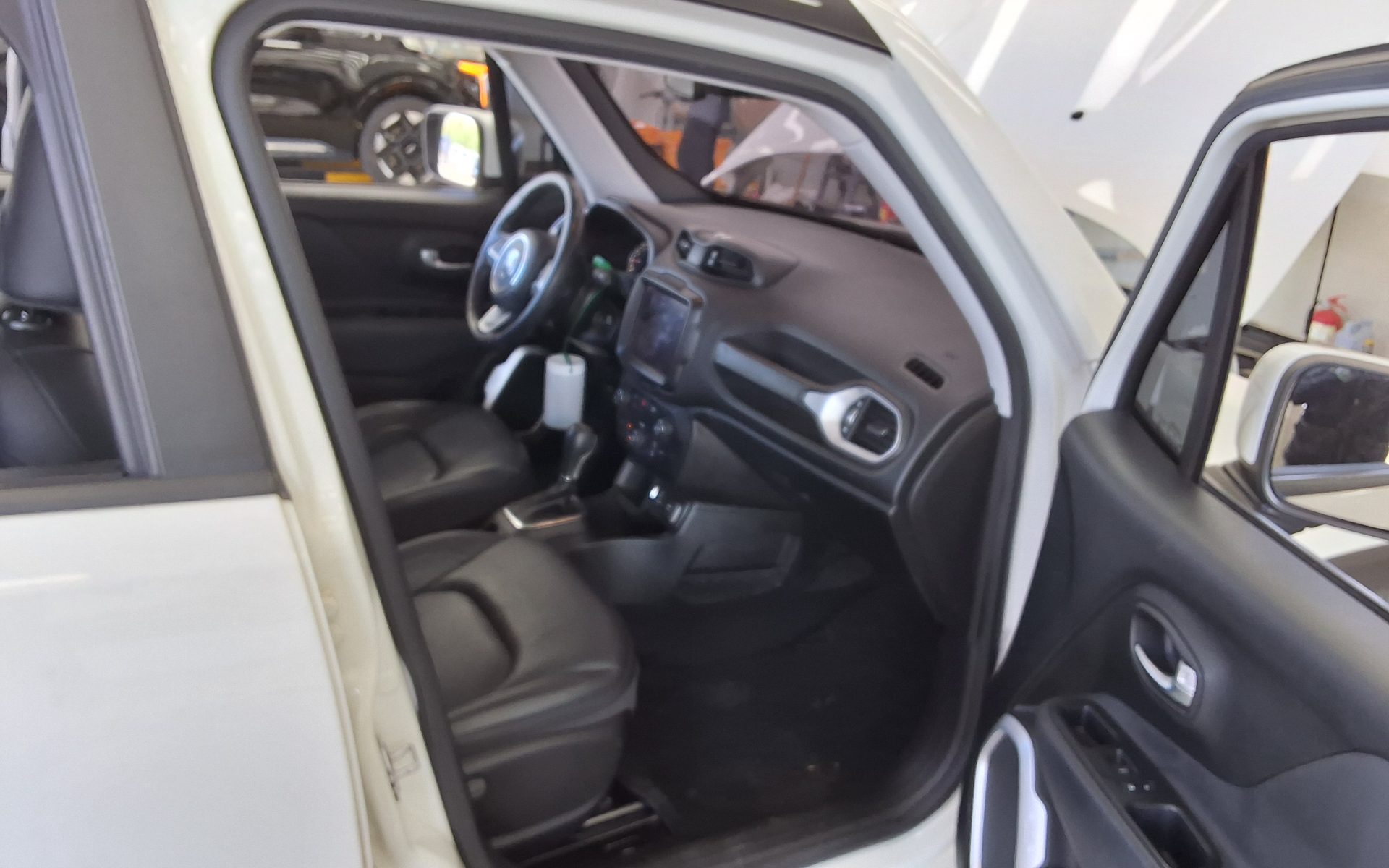 JEEP RENEGADE 2.4 GASOLINE LONGITUDE HIGH 2018 - zdjęcie 14