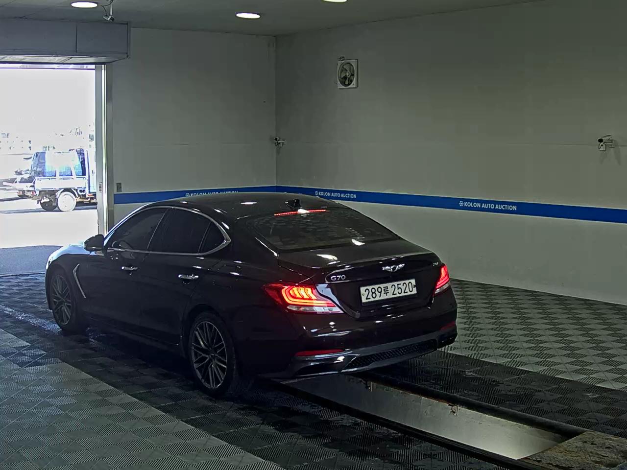 GENESIS G70 2.0T SUPREME 2018 - zdjęcie 6
