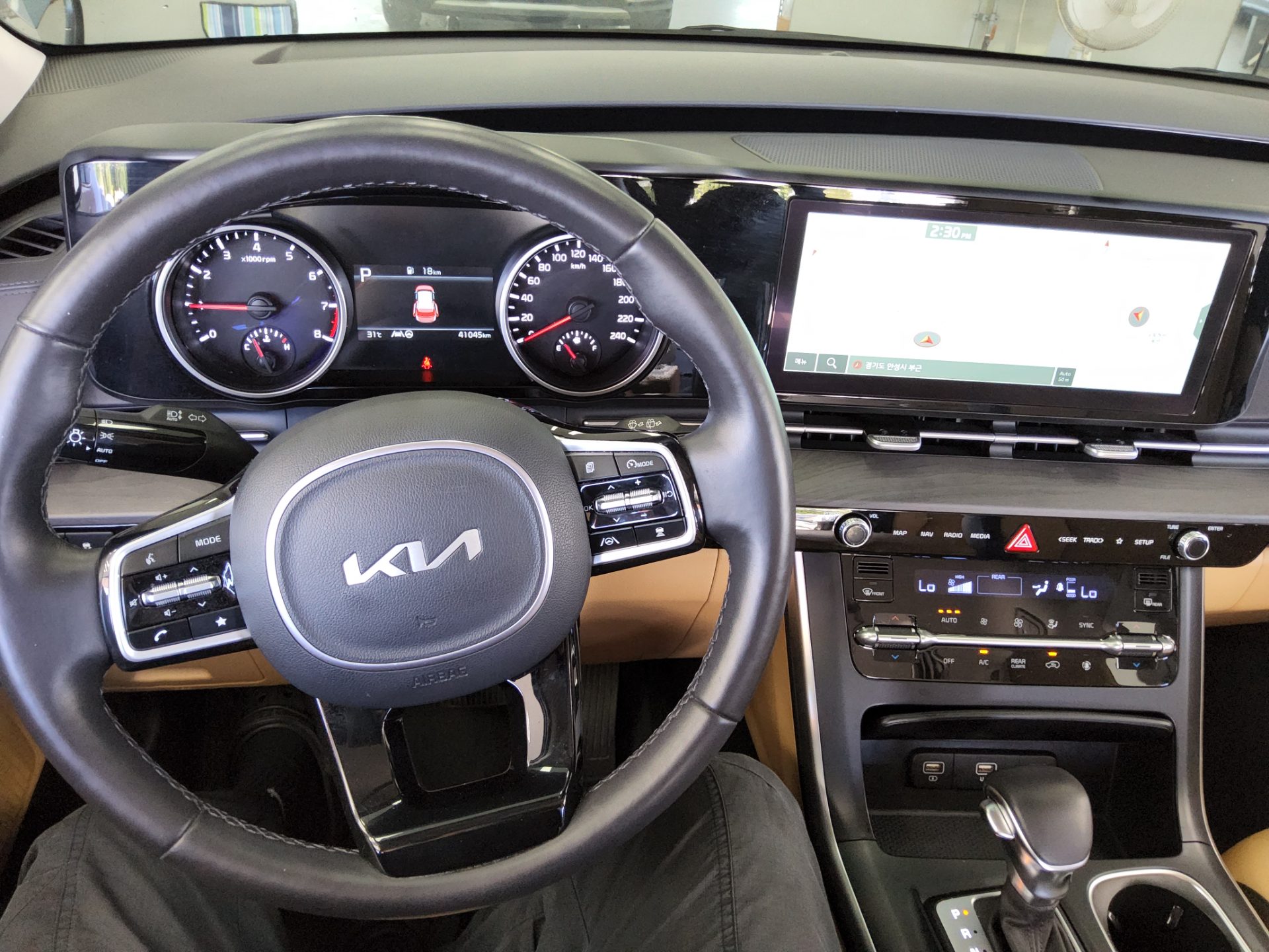 KIA NEW CARNIVAL (KA4) 9-SEATER GASOLINE PRESTIGE 2023 - zdjęcie 17