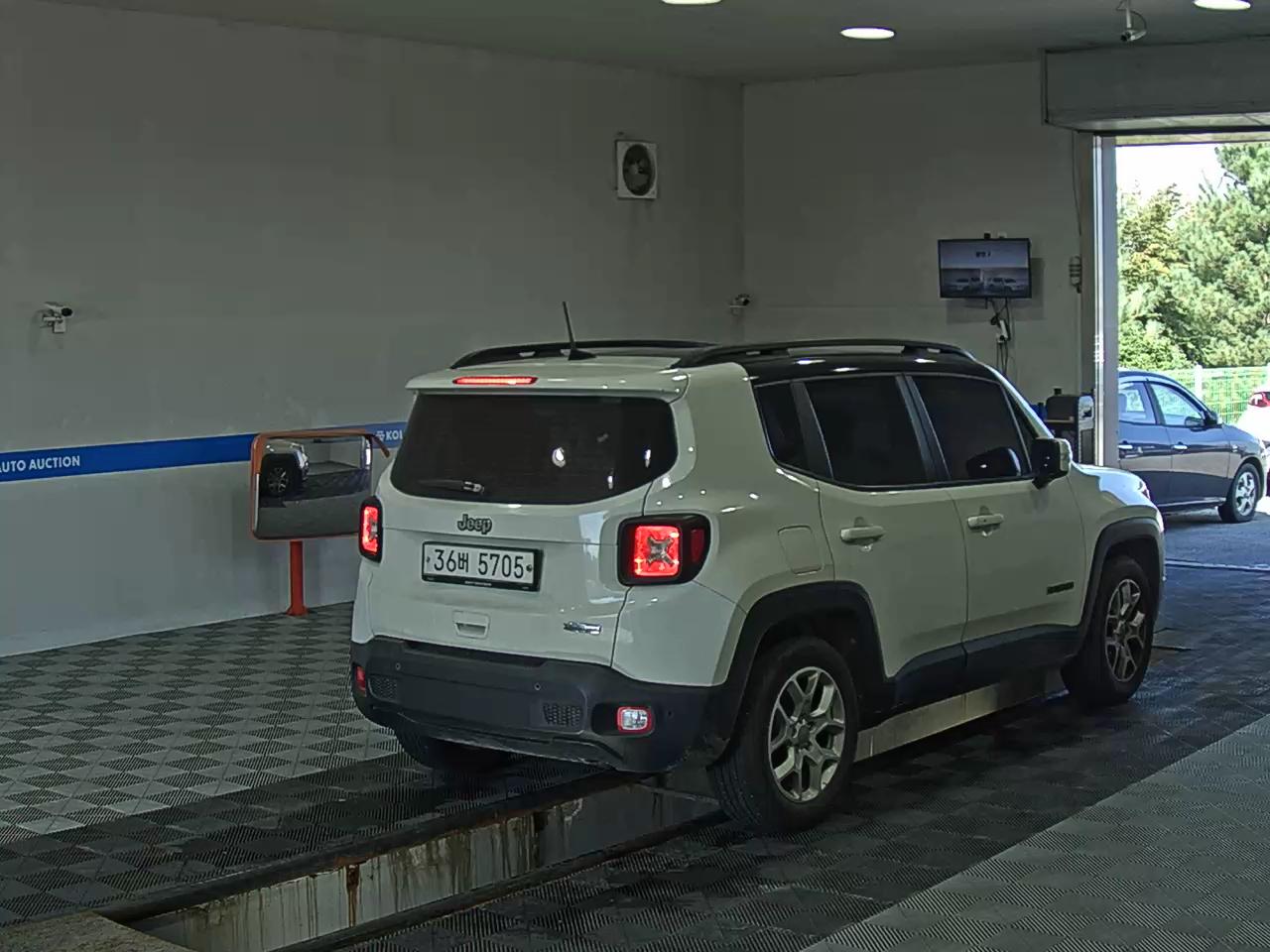 JEEP RENEGADE 2.4 GASOLINE LONGITUDE HIGH 2018 - zdjęcie 5