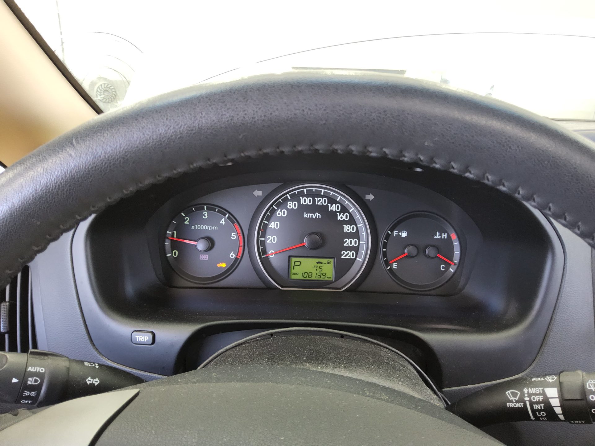 HYUNDAI GRAND STAREX 11-SEATER DIESEL HVX VIP PACK 2012 - zdjęcie 9