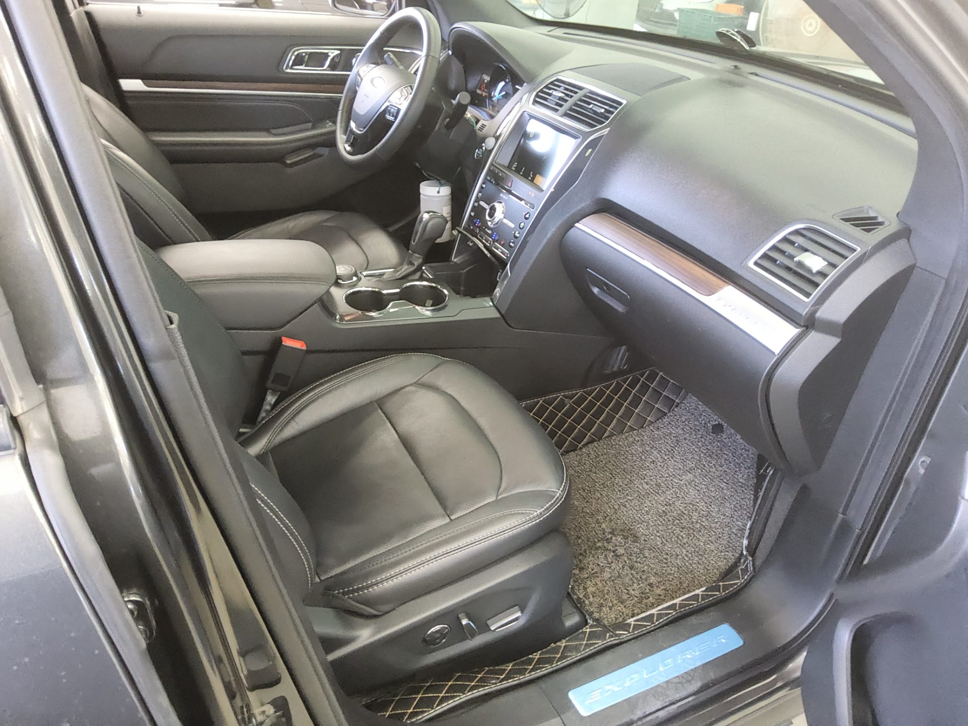 FORD EXPLORER (5TH GEN) 2.3 AWD LIMITED 2018 - zdjęcie 14