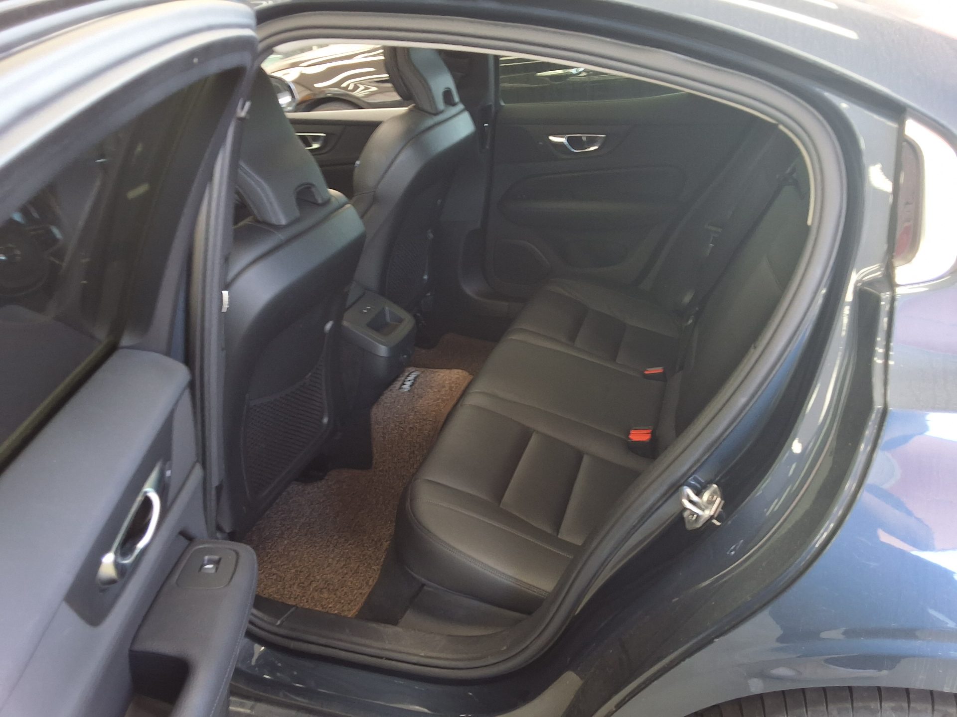 VOLVO S60 (3RD GEN) 2.0 B5 MOMENTUM 2022 - zdjęcie 12