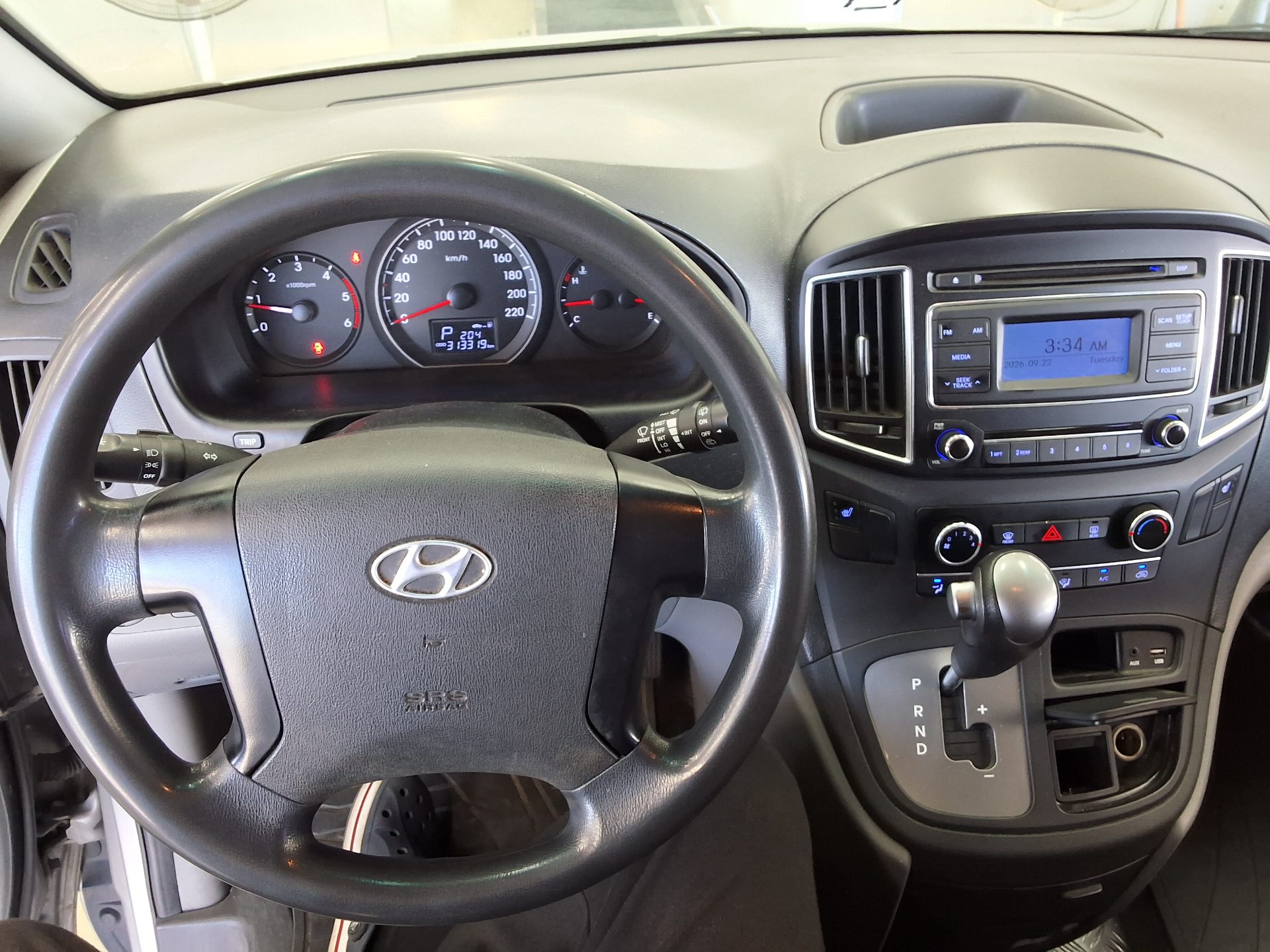 HYUNDAI GRAND STAREX 5-SEATER DIESEL VAN SMART 2016 - zdjęcie 18