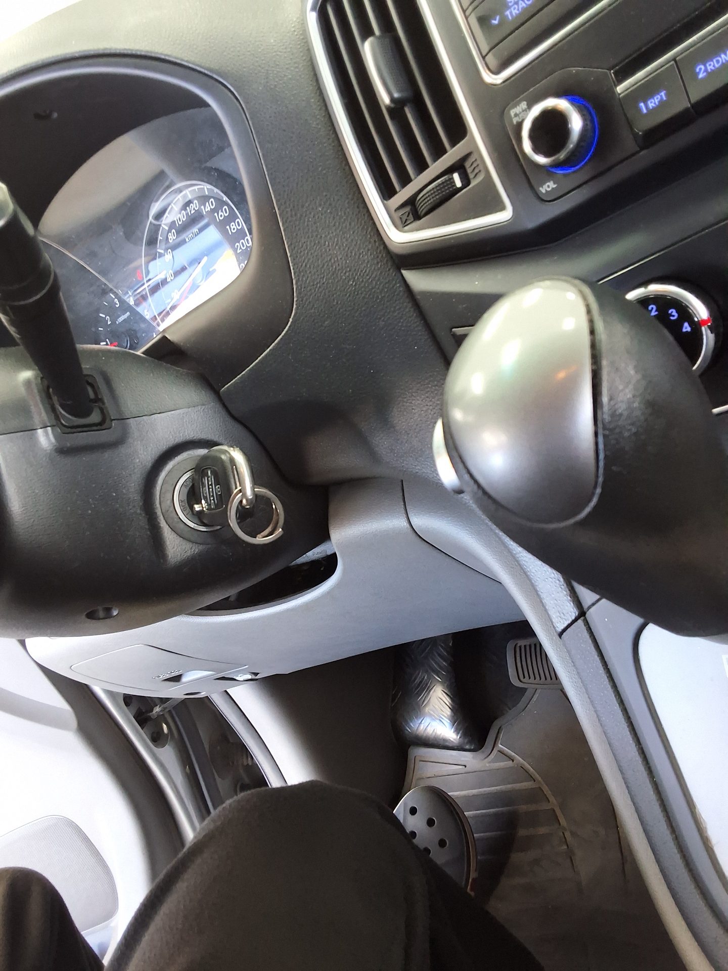 HYUNDAI GRAND STAREX 5-SEATER DIESEL VAN SMART 2016 - zdjęcie 19