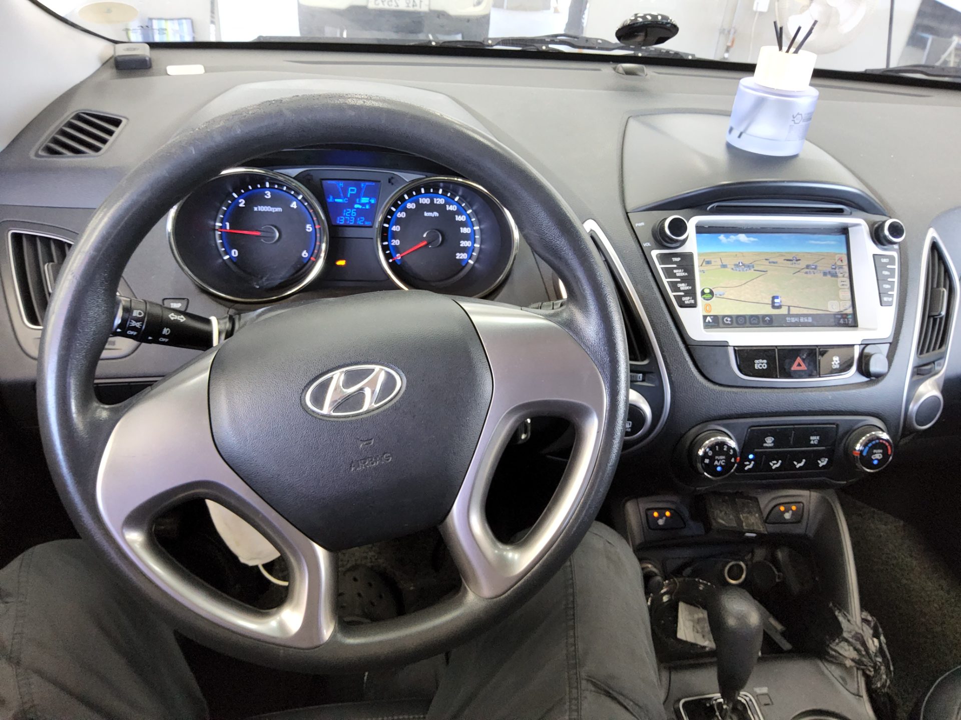 HYUNDAI TUCSON ix DIESEL R20 2WD X20 LUXURY 2012 - zdjęcie 17