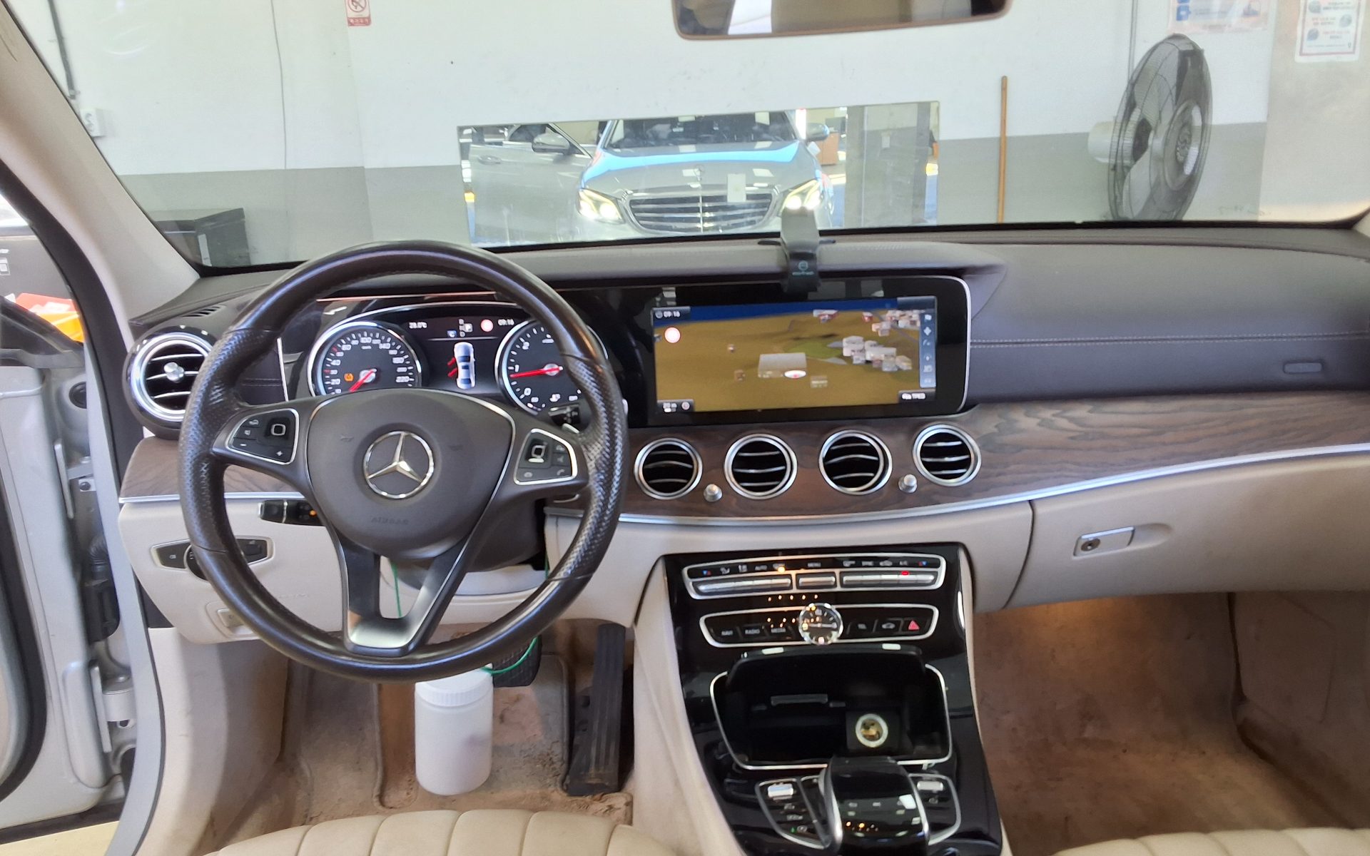 MERCEDES-BENZ E-CLASS (5TH GEN) E220d EXCLUSIVE 2017 - zdjęcie 11