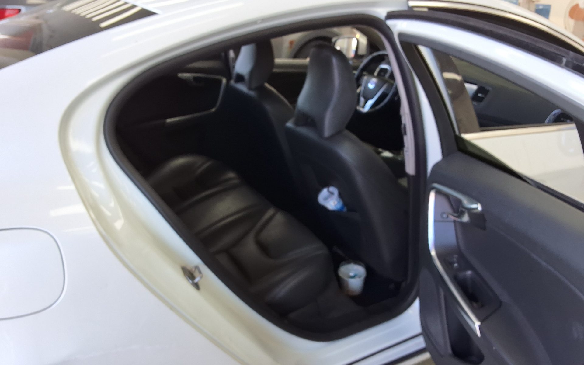 VOLVO S60 (2ND GEN) D2 2015 - zdjęcie 13