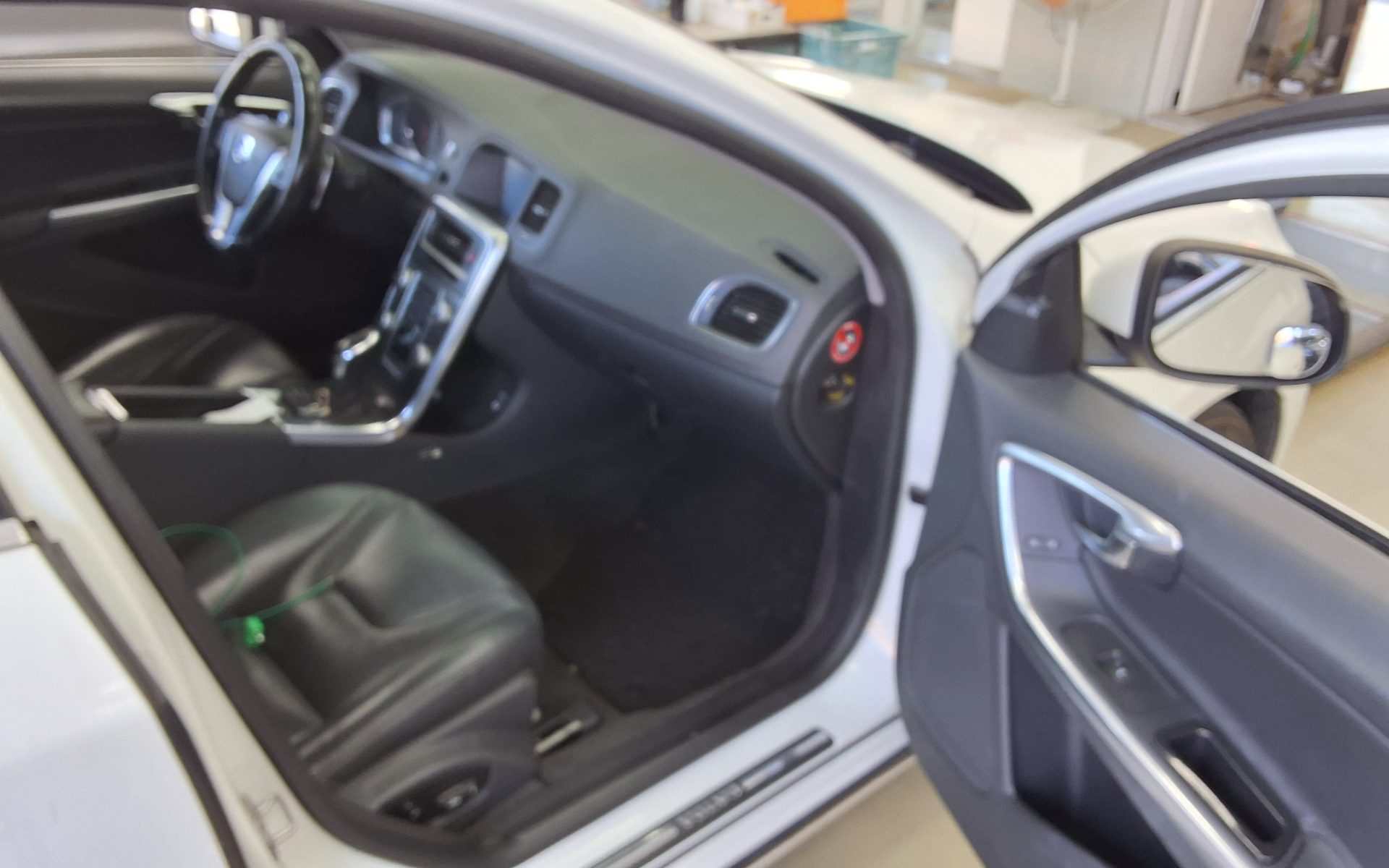 VOLVO S60 (2ND GEN) D2 2015 - zdjęcie 14