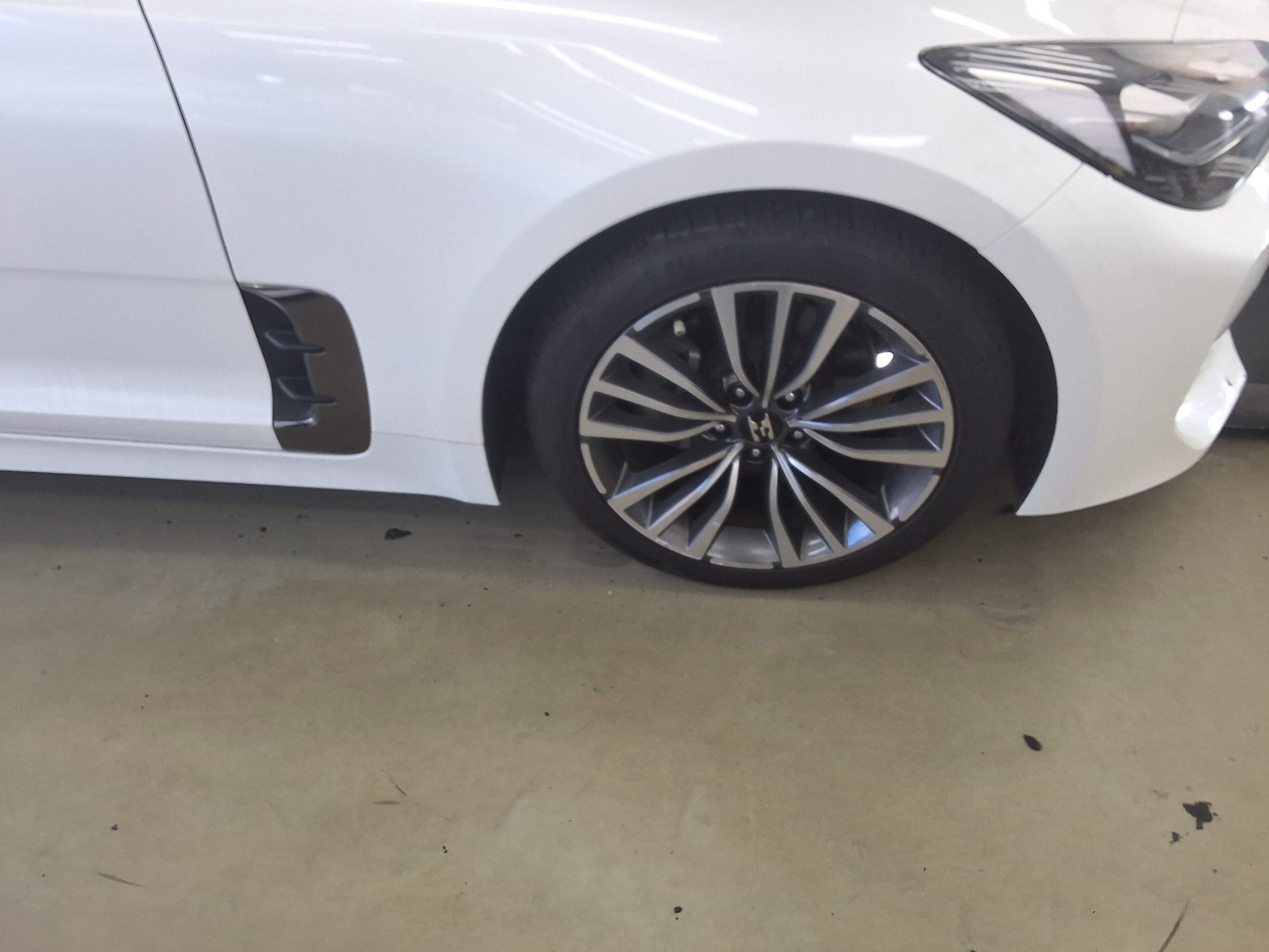 KIA STINGER 2.0 TURBO PRIME 2018 - zdjęcie 25