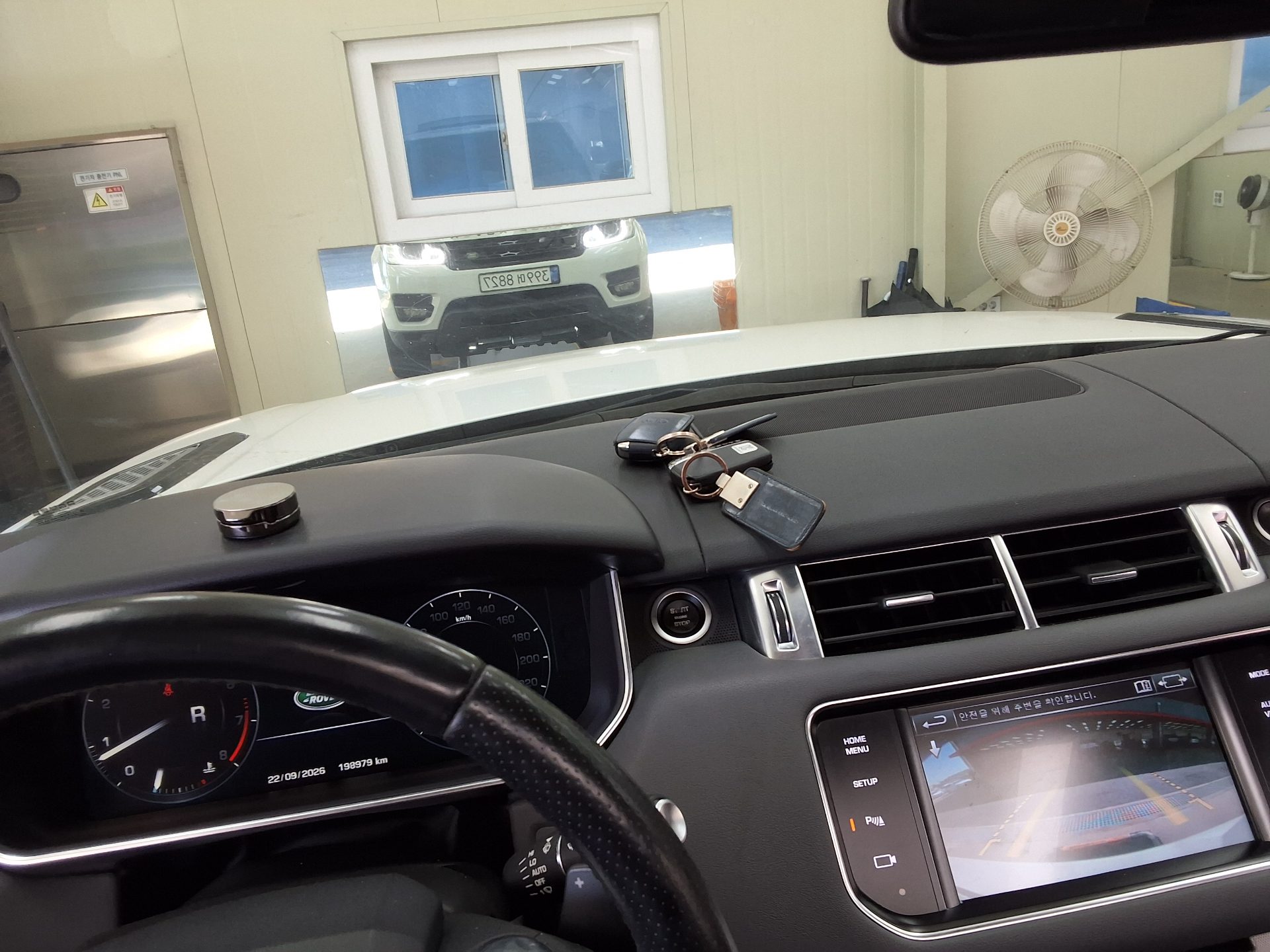 LAND ROVER RANGE ROVER SPORT (2ND GEN) 3.0 SC HSE DYNAMIC 2014 - zdjęcie 25