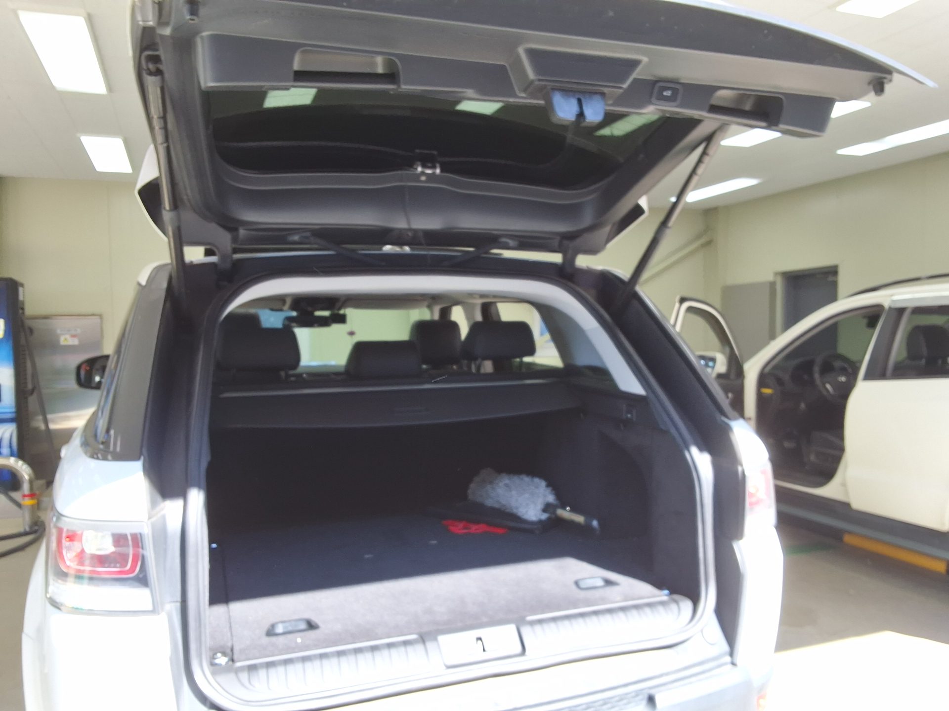LAND ROVER RANGE ROVER SPORT (2ND GEN) 3.0 SC HSE DYNAMIC 2014 - zdjęcie 16