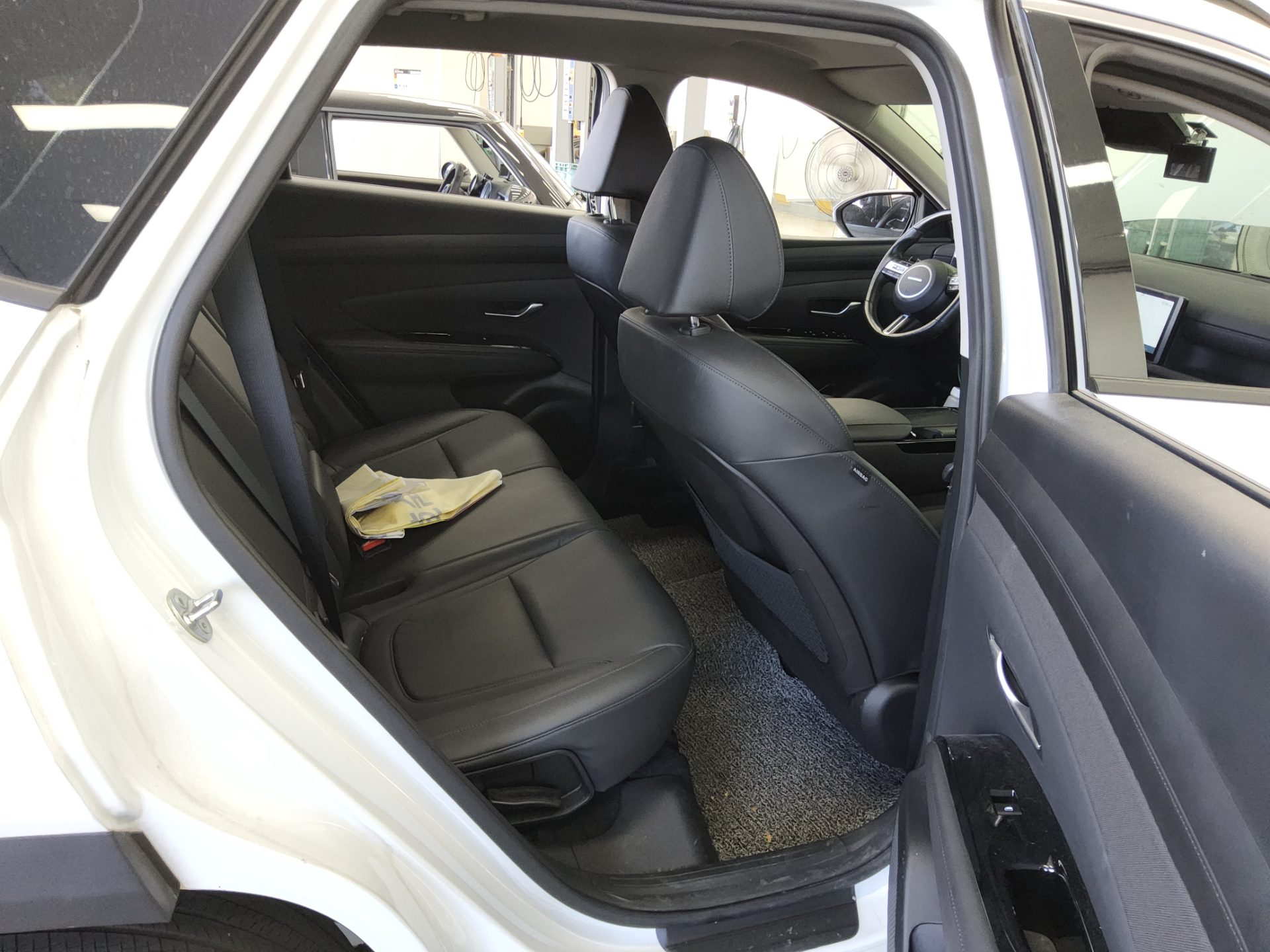 HYUNDAI THE NEW TUCSON 1.6 TURBO 2WD PREMIUM 2024 - zdjęcie 13