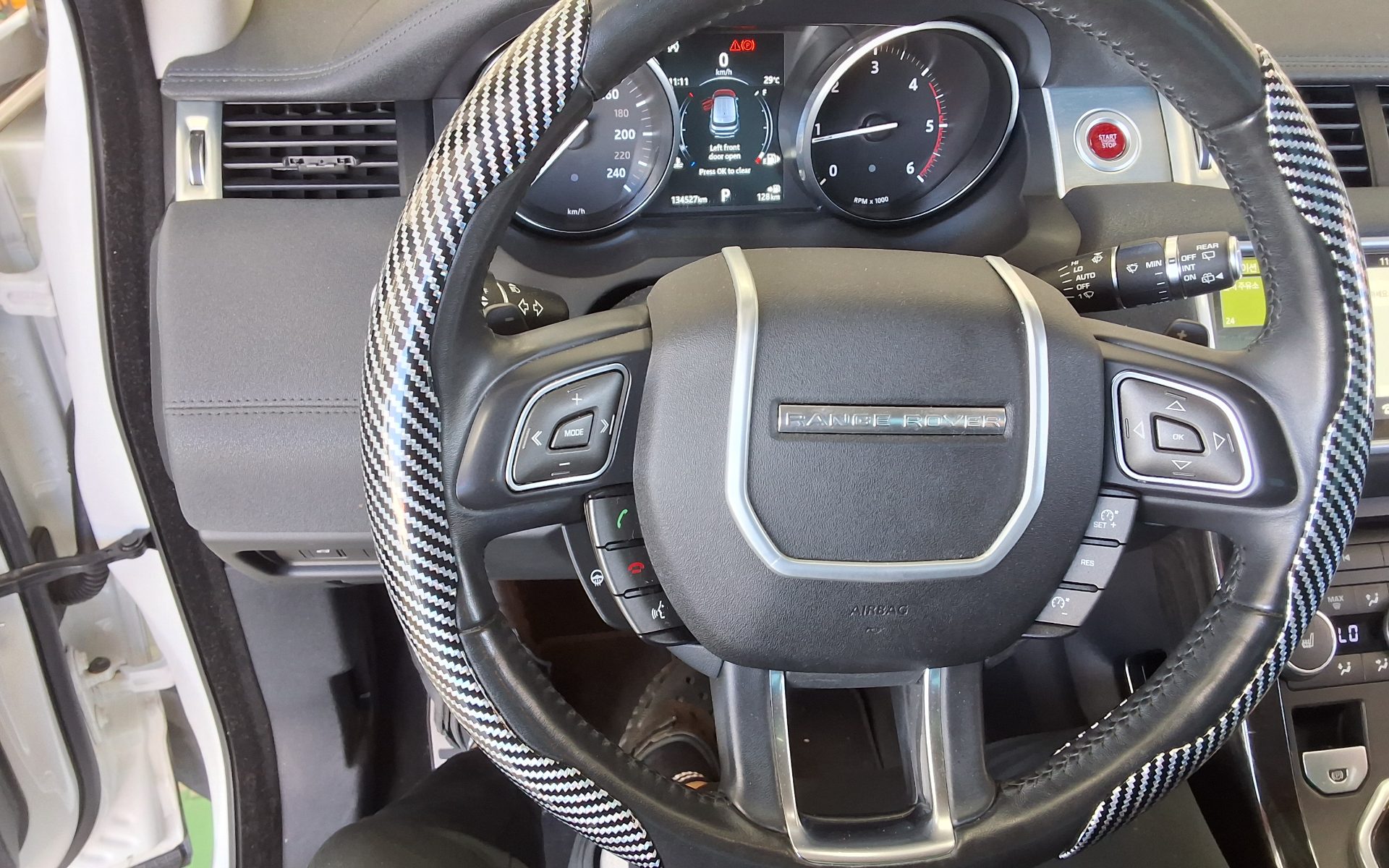 LAND ROVER RANGE ROVER EVOQUE 2.0 TD4 SE 2018 - zdjęcie 17