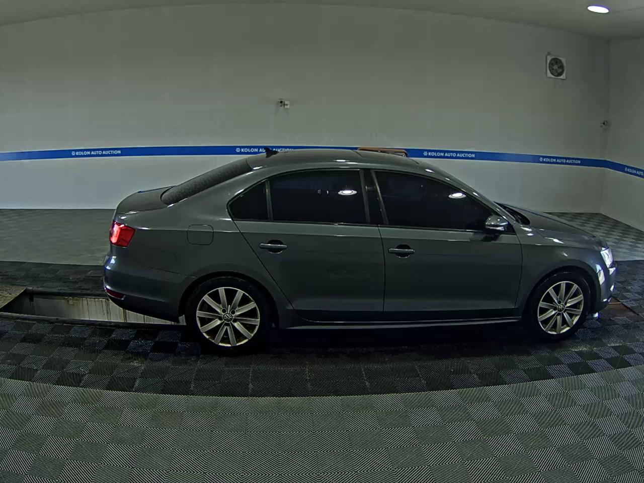 VOLKSWAGEN JETTA (6TH GEN) 2.0 TDI 2014 - zdjęcie 4