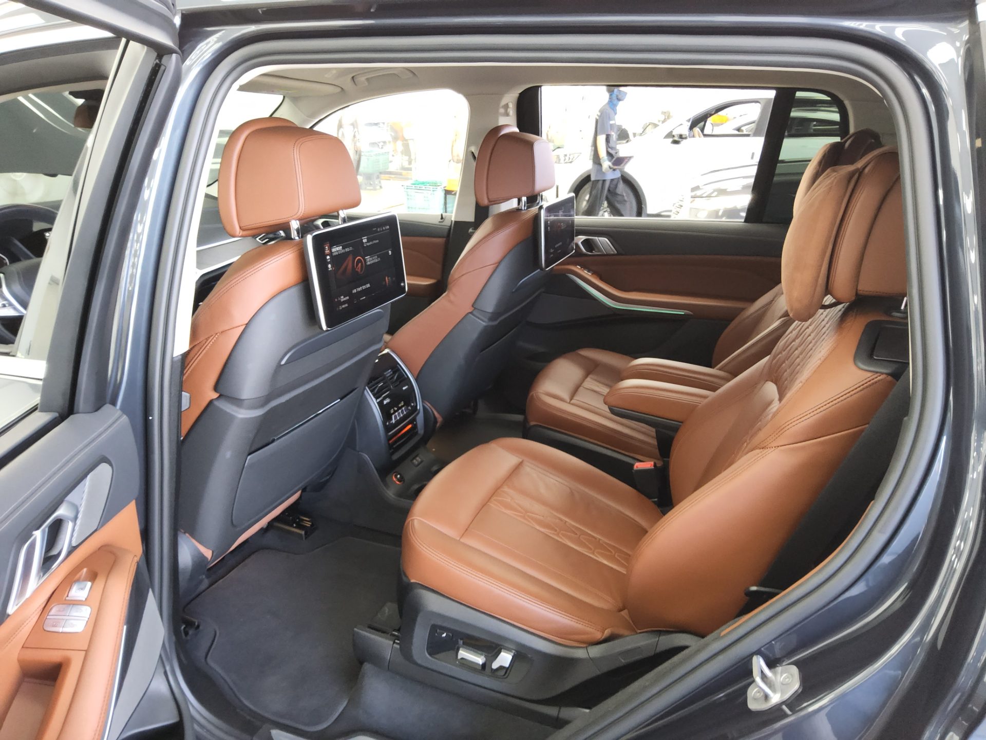 BMW X7 40i xDRIVE DESIGN PURE 6-SEATER 2022 - zdjęcie 12
