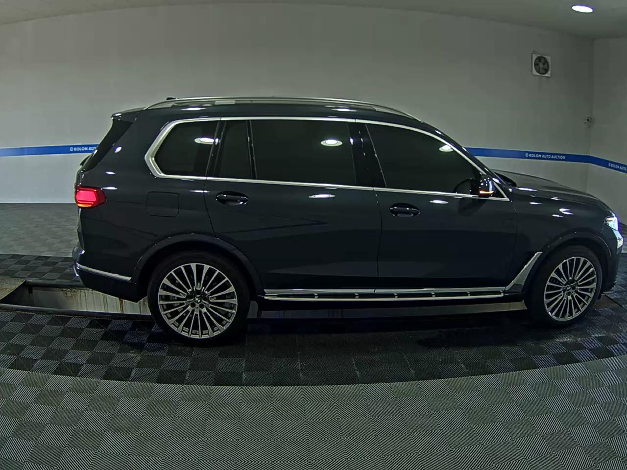 BMW X7 40i xDRIVE DESIGN PURE 6-SEATER 2022 - zdjęcie 4