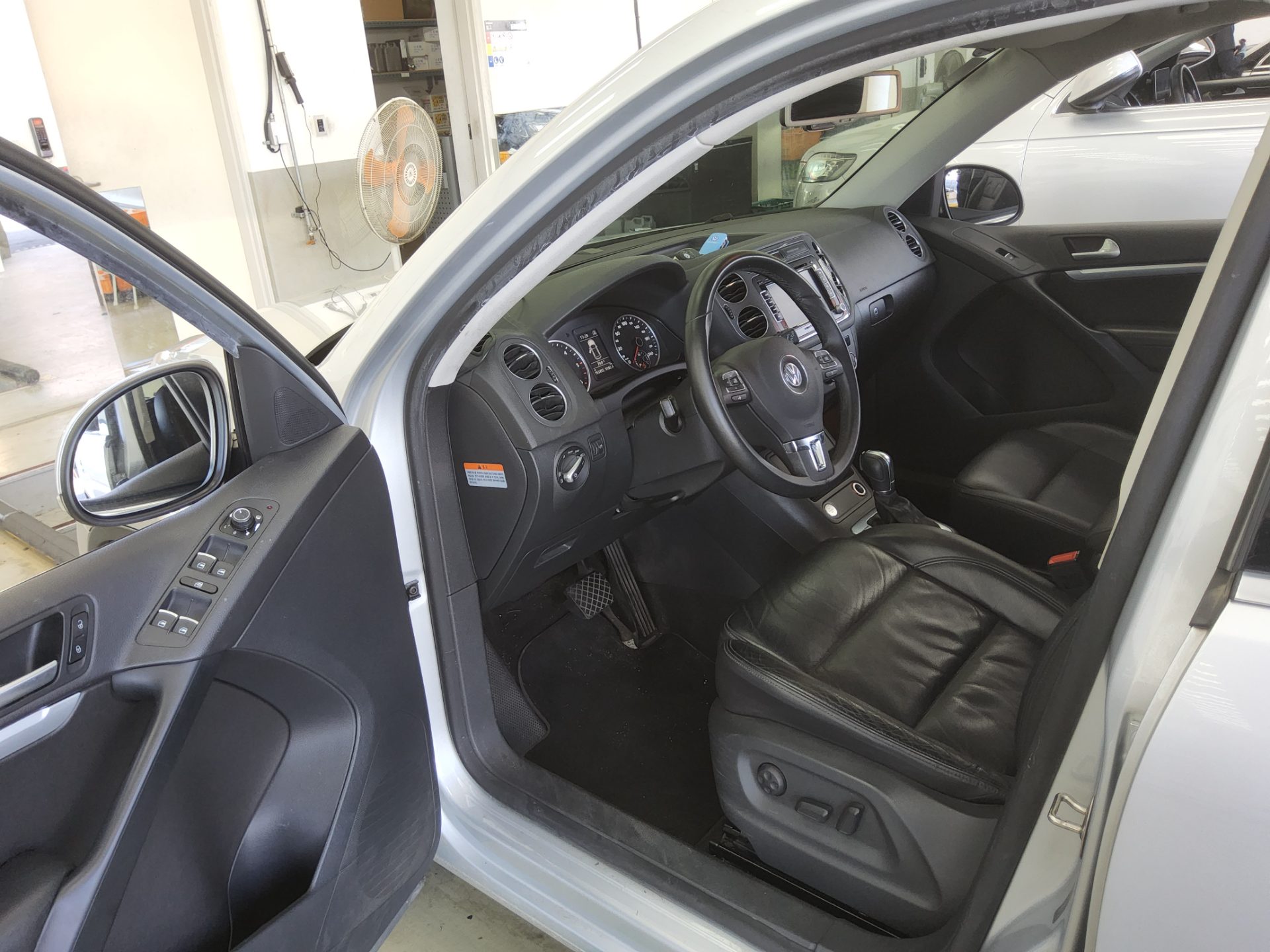 VOLKSWAGEN TIGUAN 2.0 TDI BLUEMOTION 2016 - zdjęcie 10
