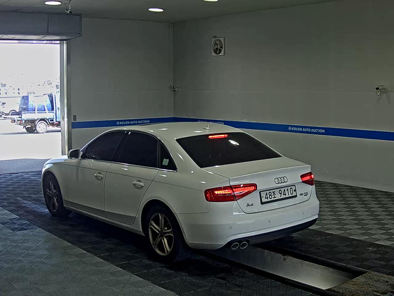 AUDI A4 (4TH GEN) 35 TDI QUATTRO 2015 - zdjęcie 6