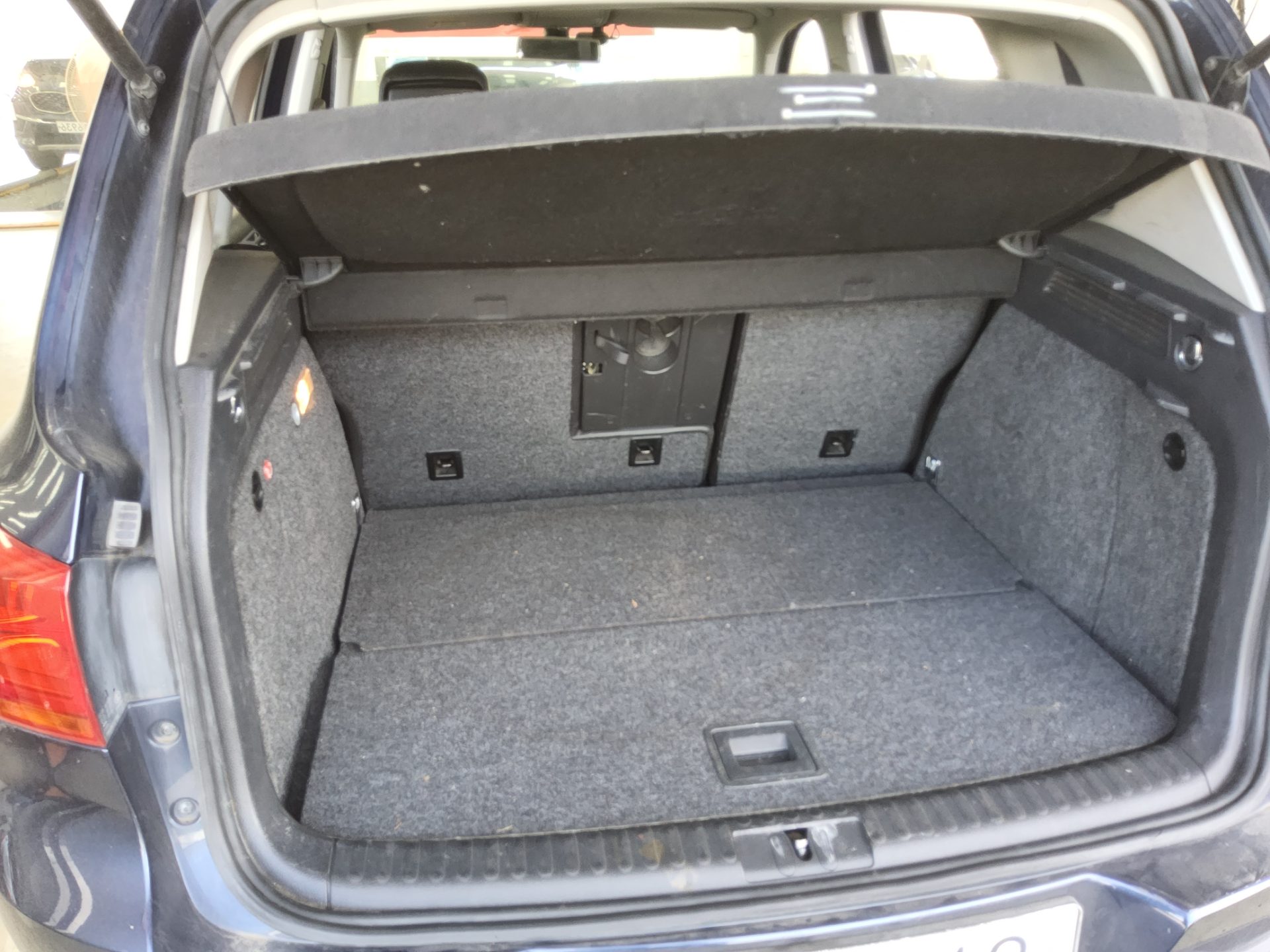 VOLKSWAGEN TIGUAN 2.0 TDI BLUEMOTION PREMIUM 2012 - zdjęcie 15