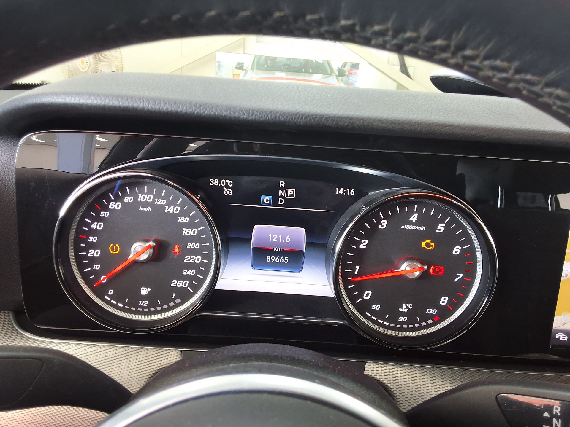 MERCEDES-BENZ E-CLASS (5TH GEN) E300 AVANTGARDE 2019 - zdjęcie 10