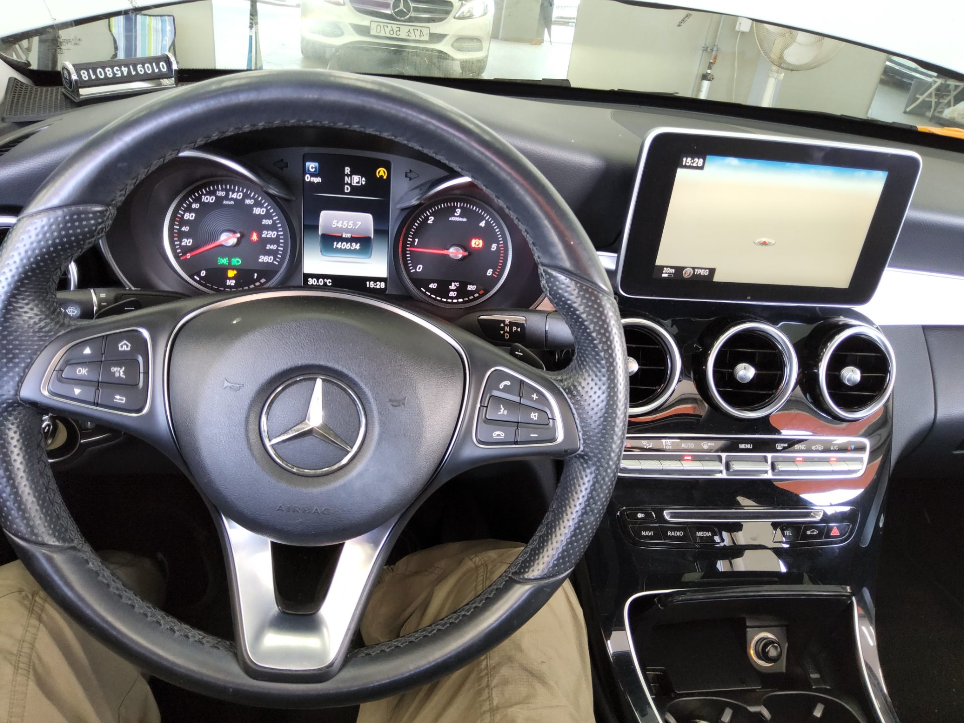 MERCEDES-BENZ C-CLASS (4TH GEN) C220 CDI BLUETEC AVANTGARDE 2015 - zdjęcie 17