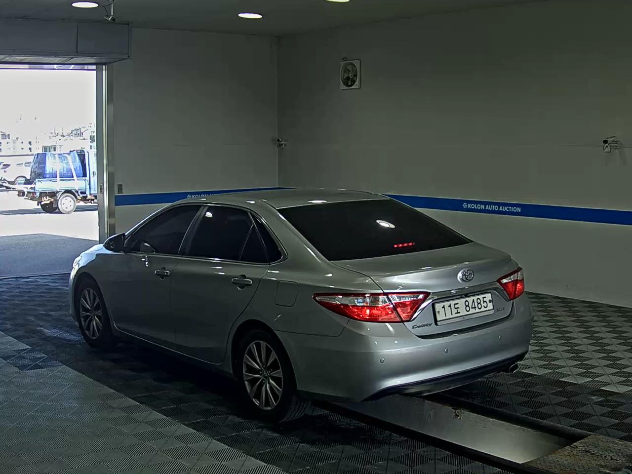 TOYOTA CAMRY (9TH GEN) 2.5 XLE 2015 - zdjęcie 6
