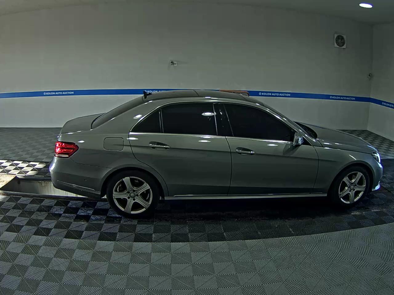 MERCEDES-BENZ E-CLASS (4TH GEN) E250 CDI 4MATIC 2014 - zdjęcie 4
