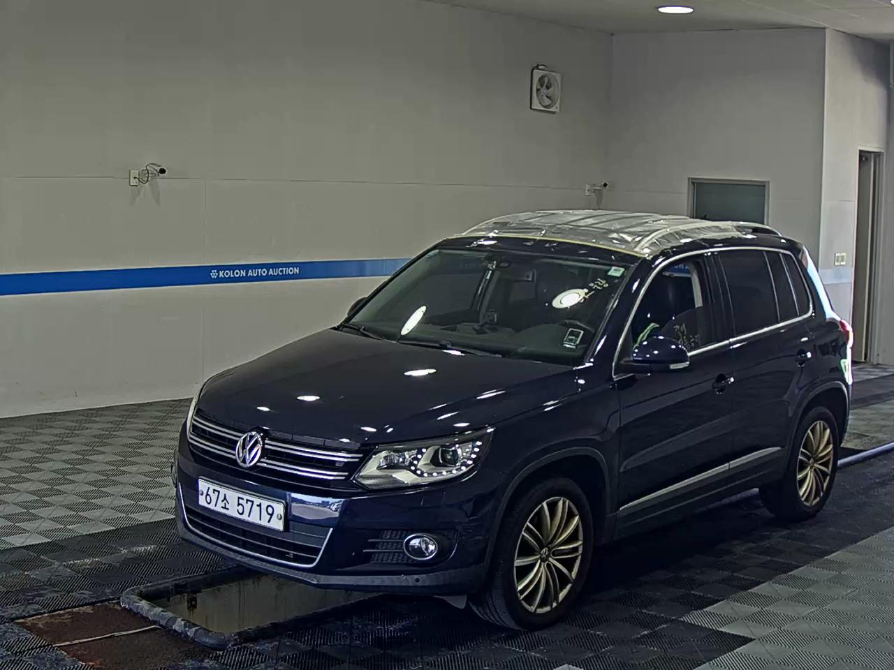 VOLKSWAGEN TIGUAN 2.0 TDI BLUEMOTION PREMIUM 2012 - zdjęcie 2