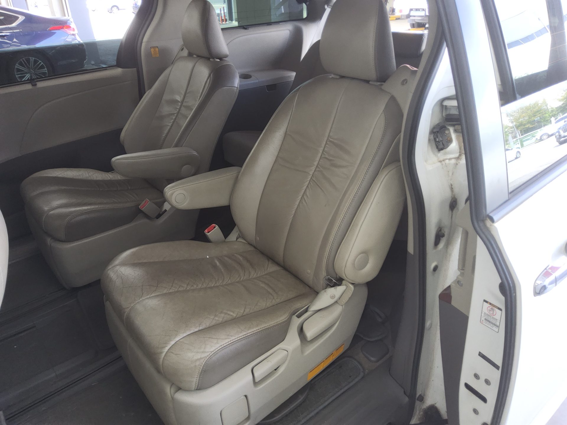 TOYOTA SIENNA (3RD GEN) 3.5 LIMITED 2012 - zdjęcie 12