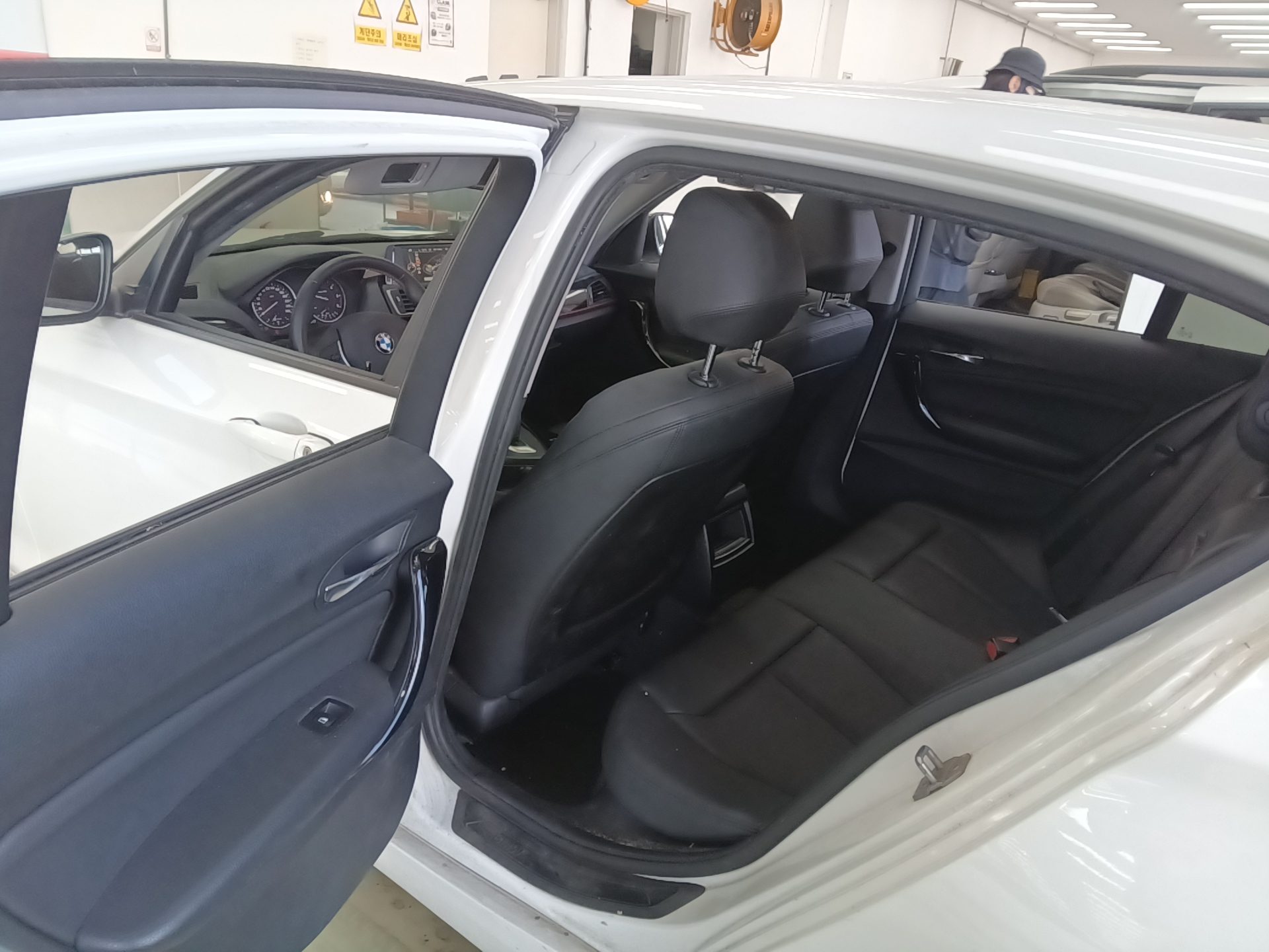 BMW 1 SERIES (2ND GEN) 5-DOOR 118d SPORT LINE 2016 - zdjęcie 12