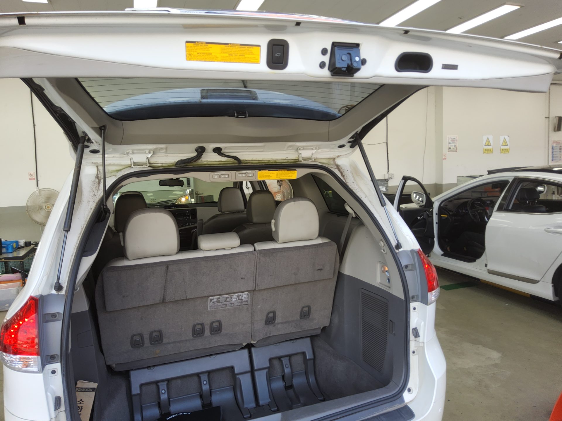 TOYOTA SIENNA (3RD GEN) 3.5 LIMITED 2012 - zdjęcie 15
