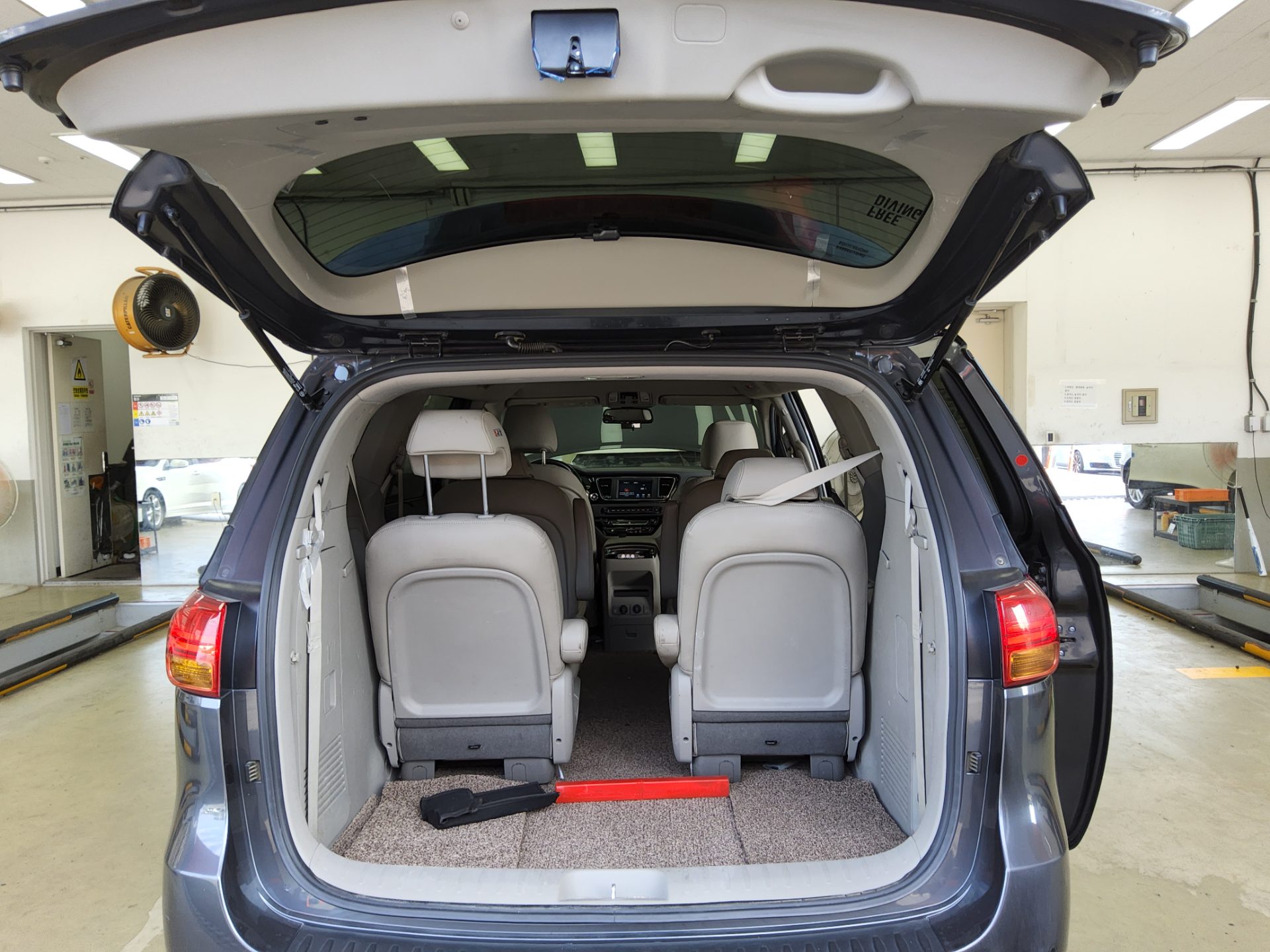 KIA ALL NEW CARNIVAL 9-SEATER DIESEL PRESTIGE 2017 - zdjęcie 15