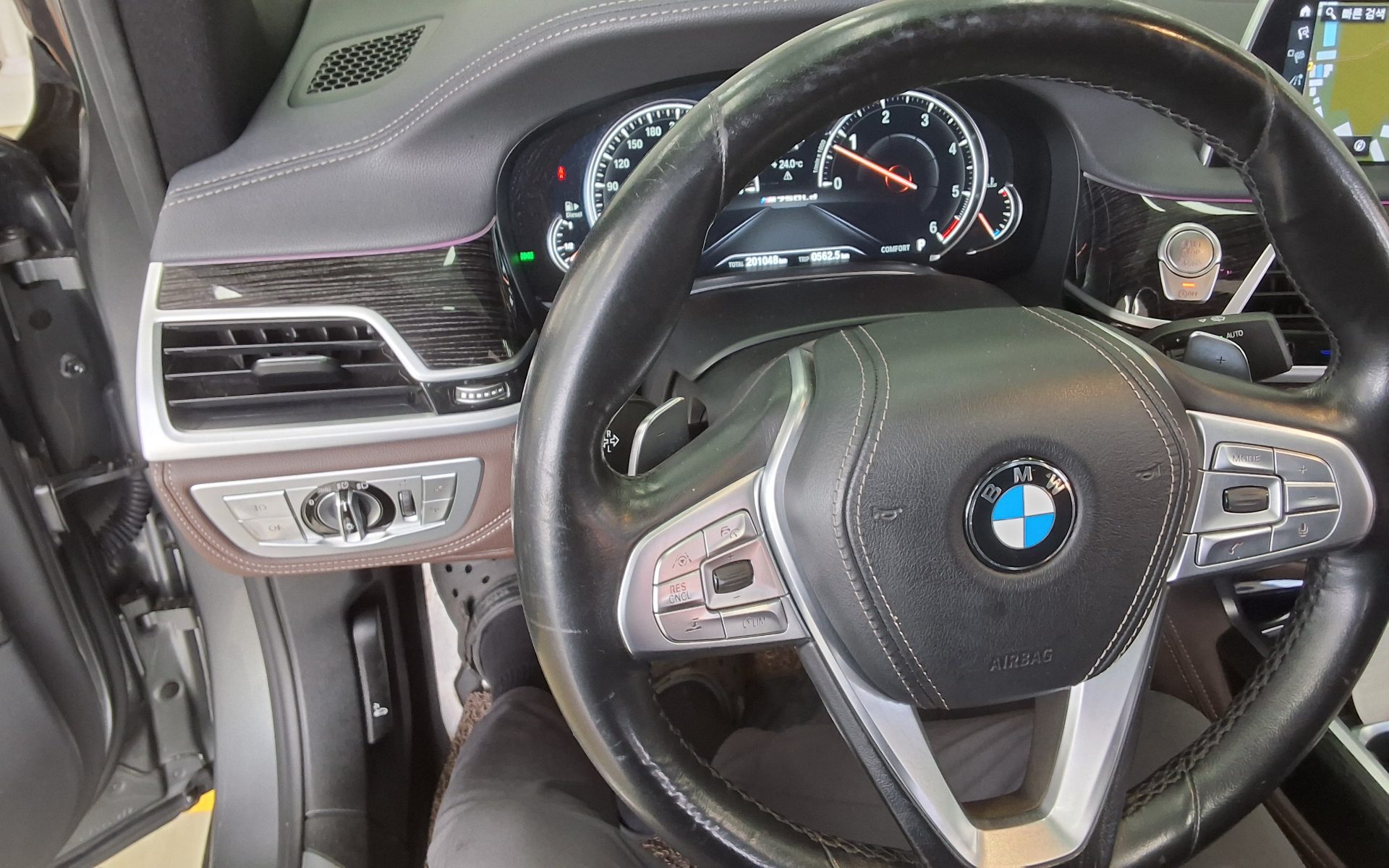 BMW 7 SERIES (6TH GEN) 730Ld xDRIVE M SPORT PACK 2018 - zdjęcie 17