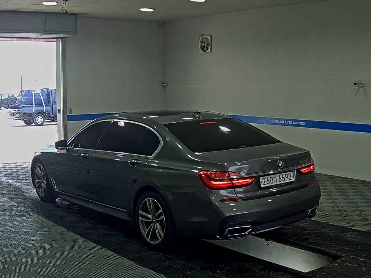 BMW 7 SERIES (6TH GEN) 730Ld xDRIVE M SPORT PACK 2018 - zdjęcie 6
