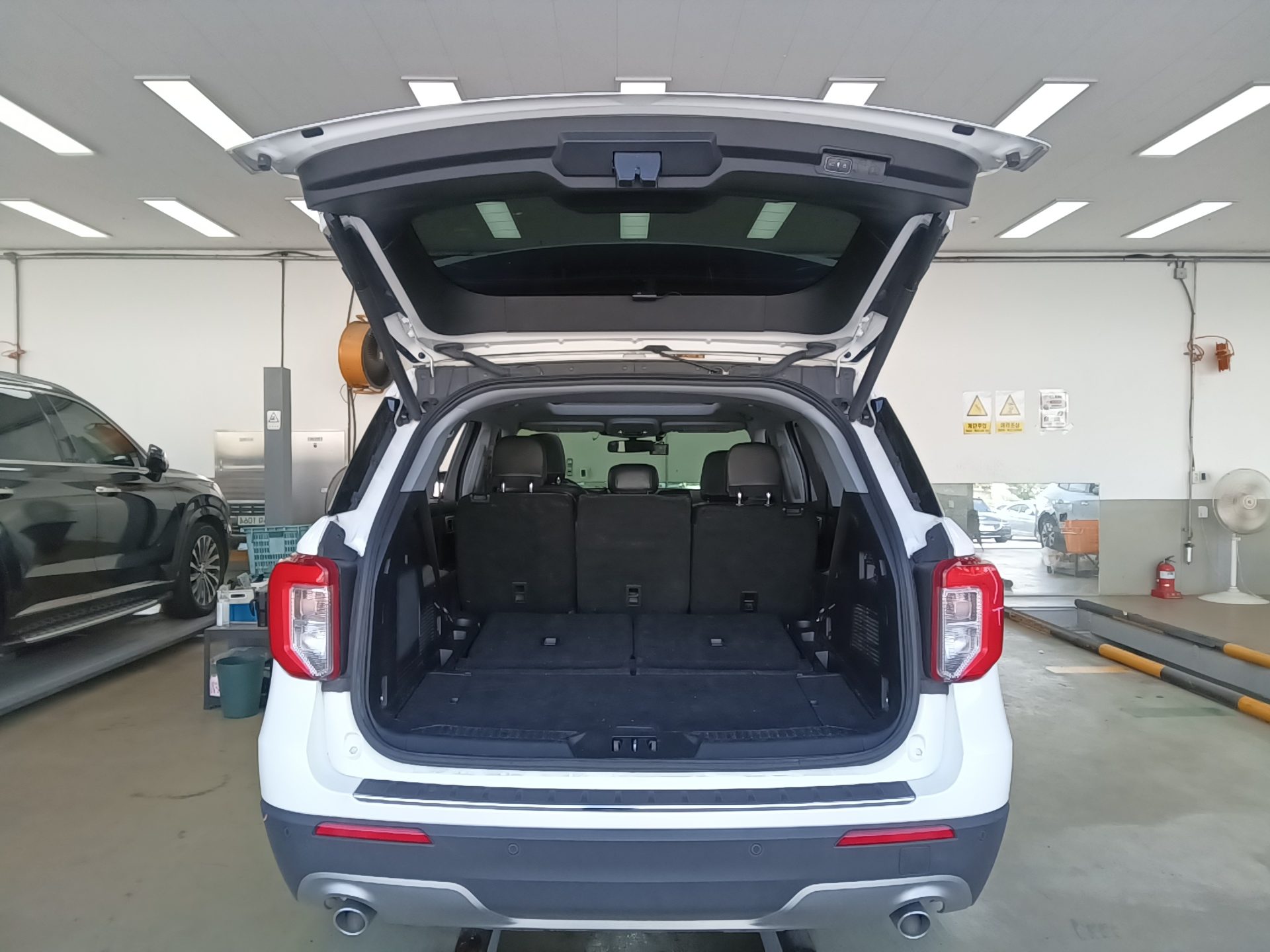 FORD EXPLORER (6TH GEN) 2.3 AWD LIMITED 2020 - zdjęcie 15