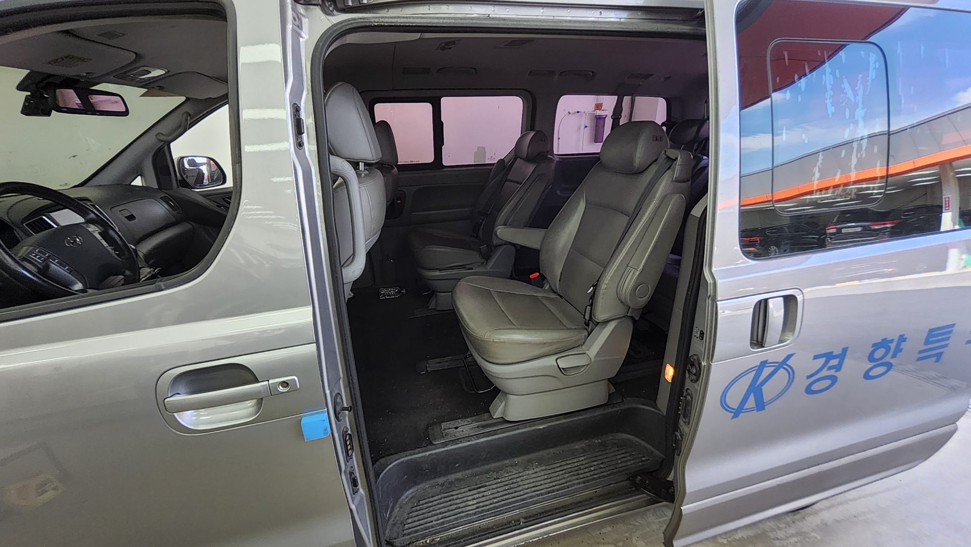 HYUNDAI THE NEW GRAND STAREX 9-SEATER DIESEL PREMIUM SPECIAL 2019 - zdjęcie 12