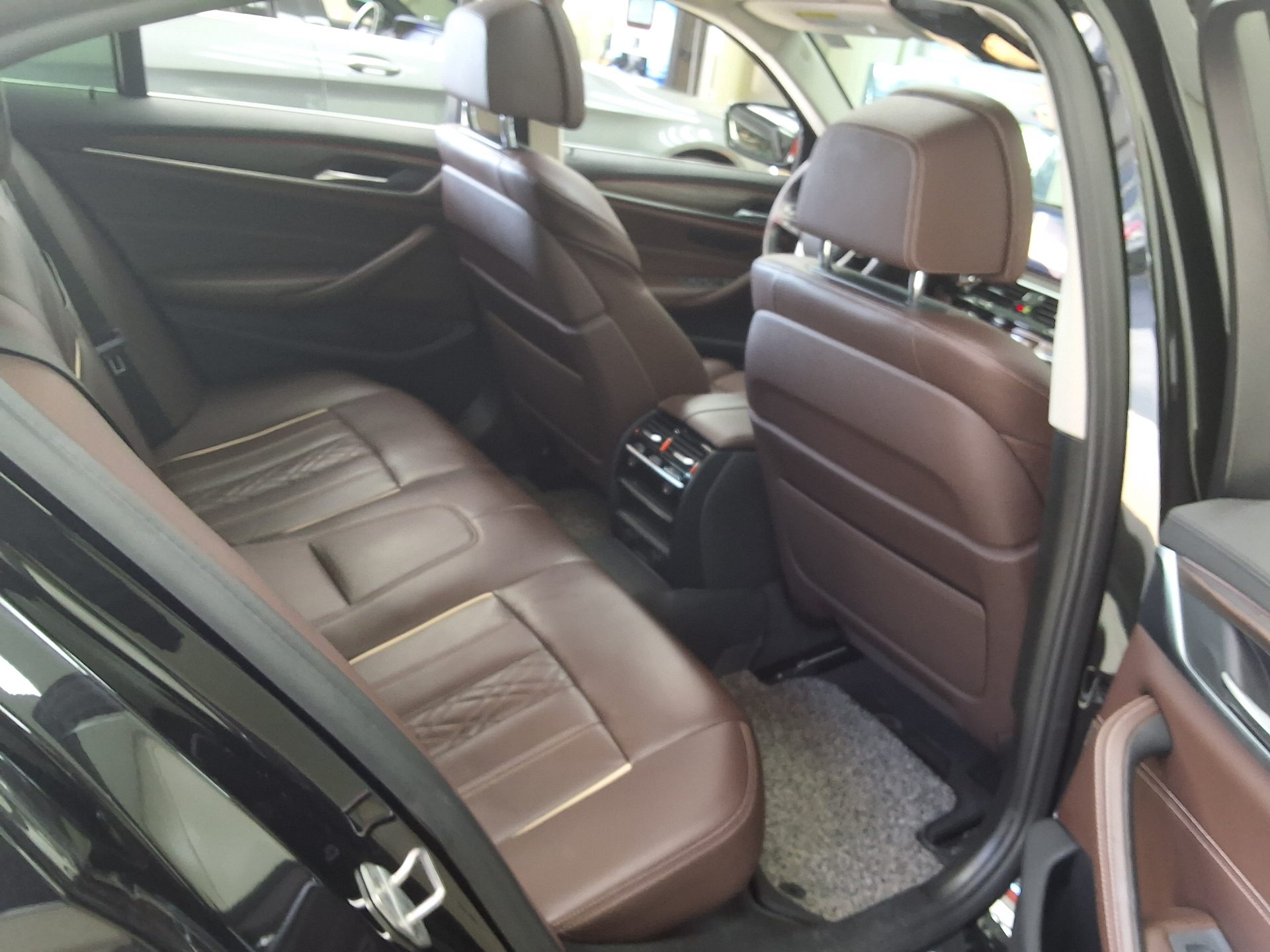 BMW 5 SERIES (7TH GEN) 530i xDRIVE LUXURY LINE PLUS 2018 - zdjęcie 14
