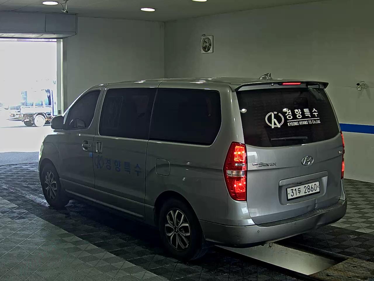 HYUNDAI THE NEW GRAND STAREX 9-SEATER DIESEL PREMIUM SPECIAL 2019 - zdjęcie 6